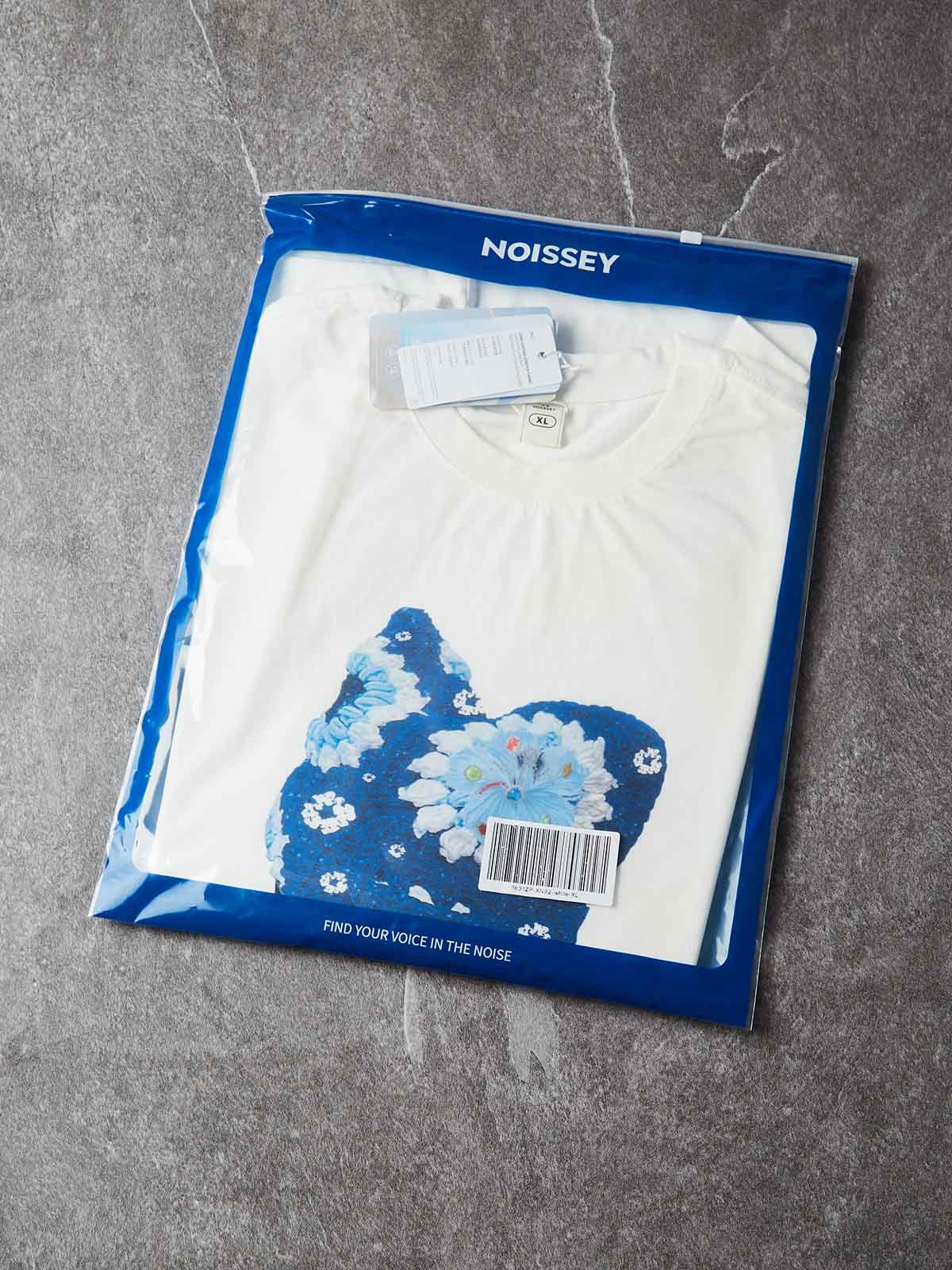 NOISSEY Tanktop mit Saphirblau-Strickmützen-Print – Off-White