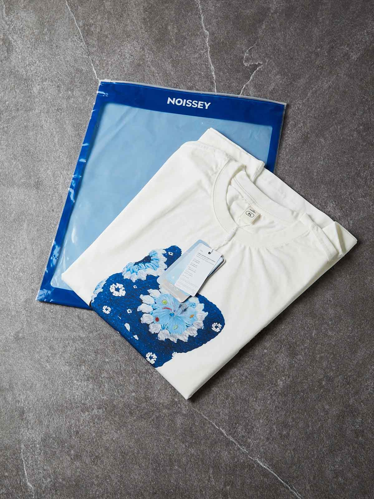 NOISSEY Tanktop mit Saphirblau-Strickmützen-Print – Off-White