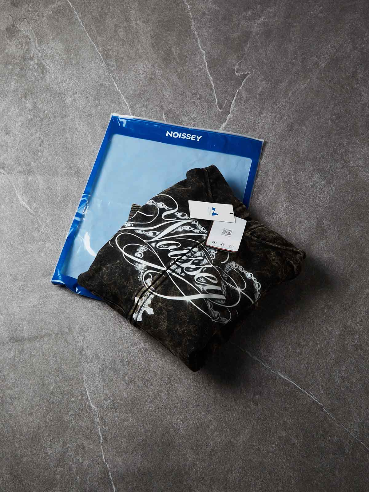 NOISSEY Vintage Washed Black Pearl Necklace Accessory & Printed Cross Zip-Up Hoodie
