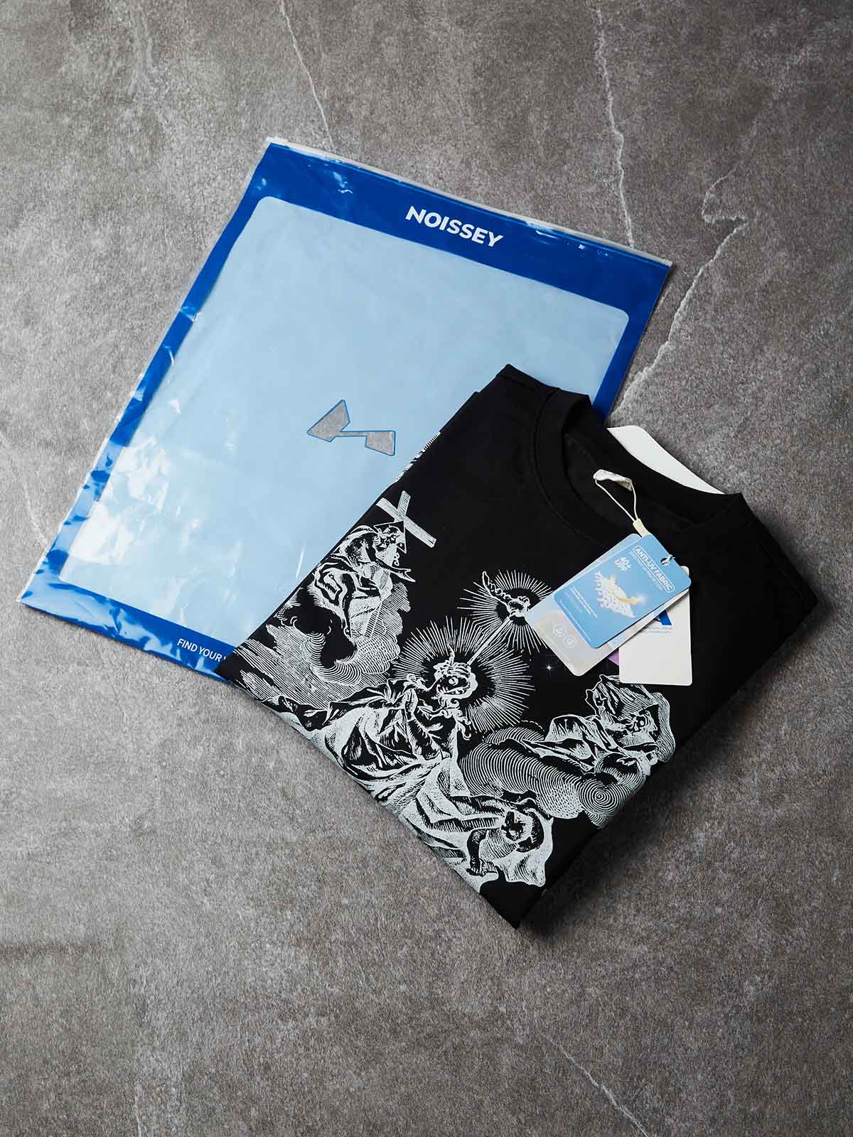 NOISSEY Monochrome Religious Copperplate Print Faux Twin-Set Long Sleeve T-Shirt - Pure Black