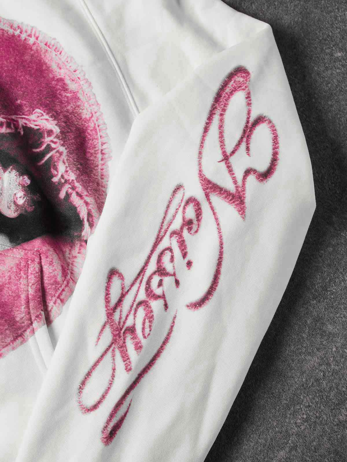 NOISSEY Faux-Distressed Pink Lips &amp; Iced-Out Grillz Zip-Up Hoodie - Pearl White