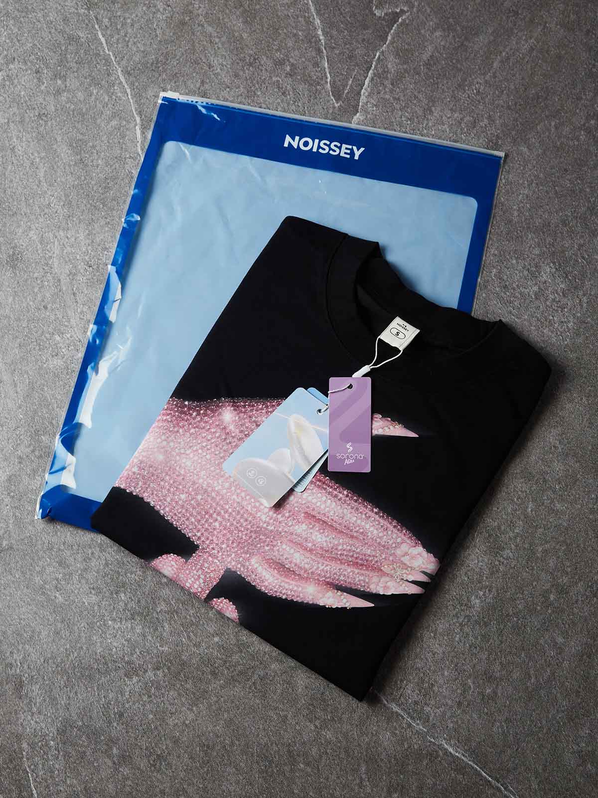 NOISSEY Pink Diamond Gloves "CALL ME" Graphic T-Shirt - Pitch Black