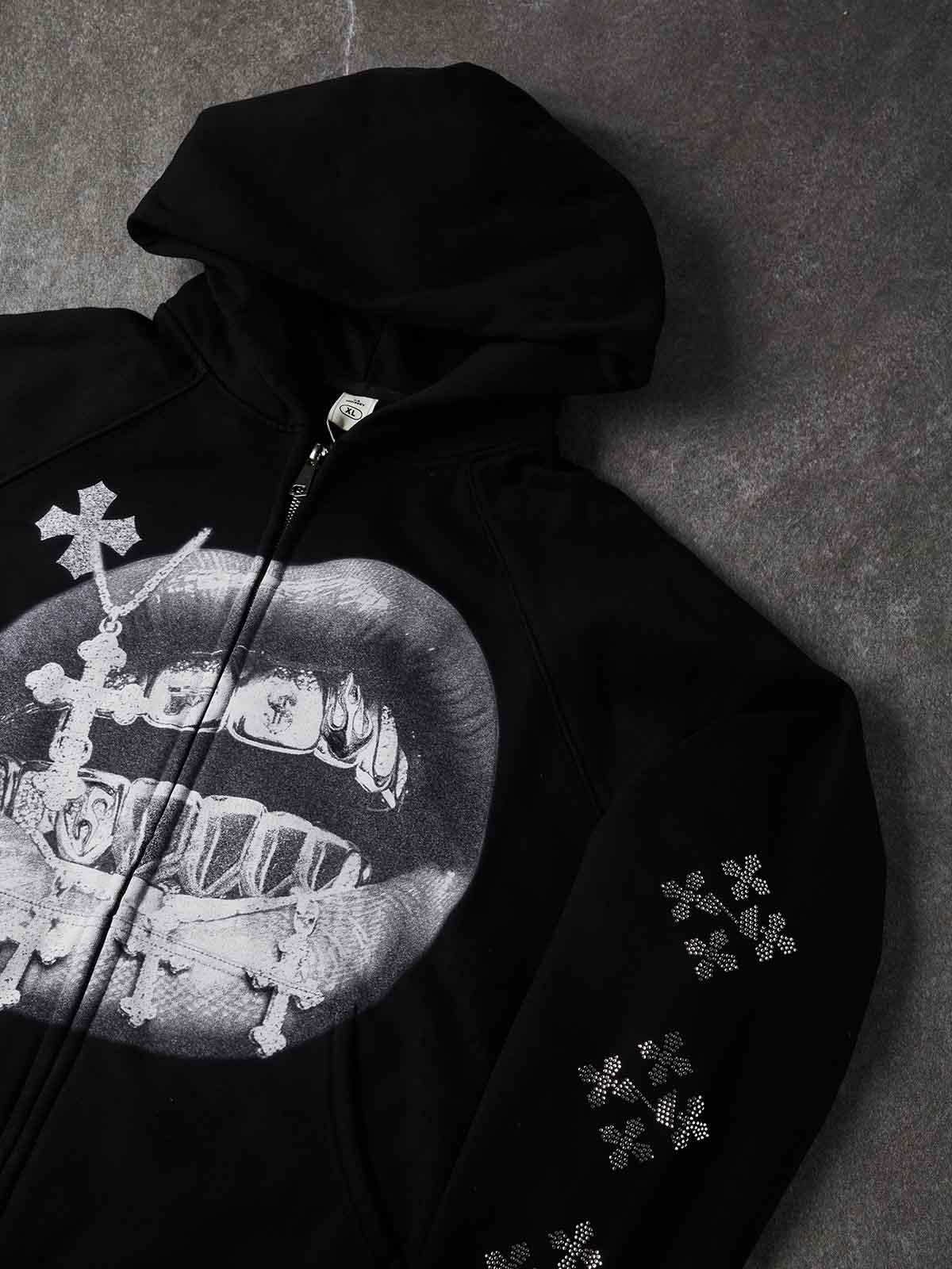 NOISSEY Gothic Cross Rhinestone Sleeve Grillz Lips Zip-Up Hoodie - Black Streetwear Hoodie