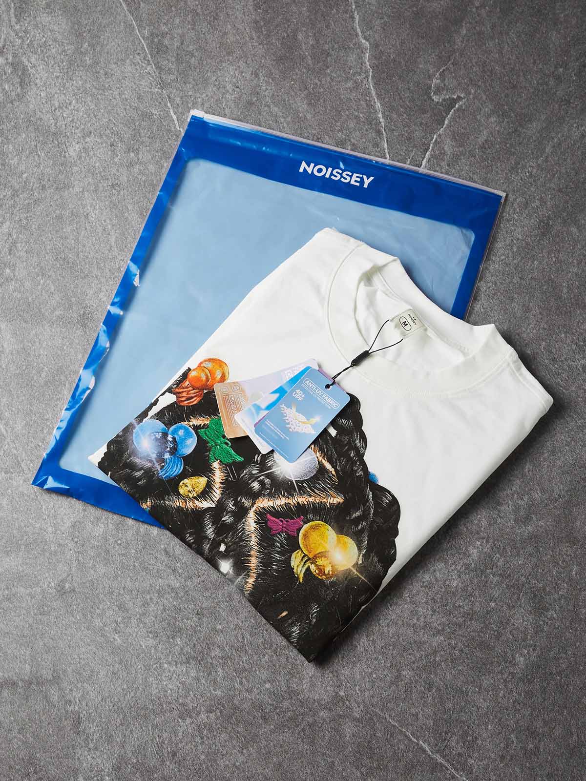 NOISSEY „Y2K Barrette“ geflochtenes Haar Cooling-Boxy-T-Shirt