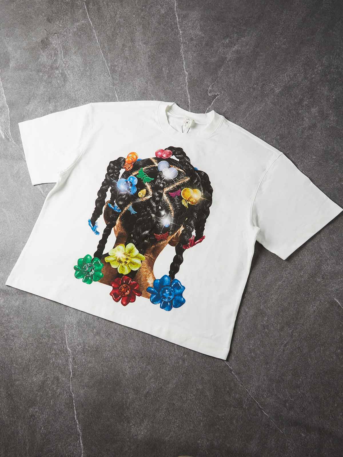 NOISSEY „Y2K Barrette“ geflochtenes Haar Cooling-Boxy-T-Shirt