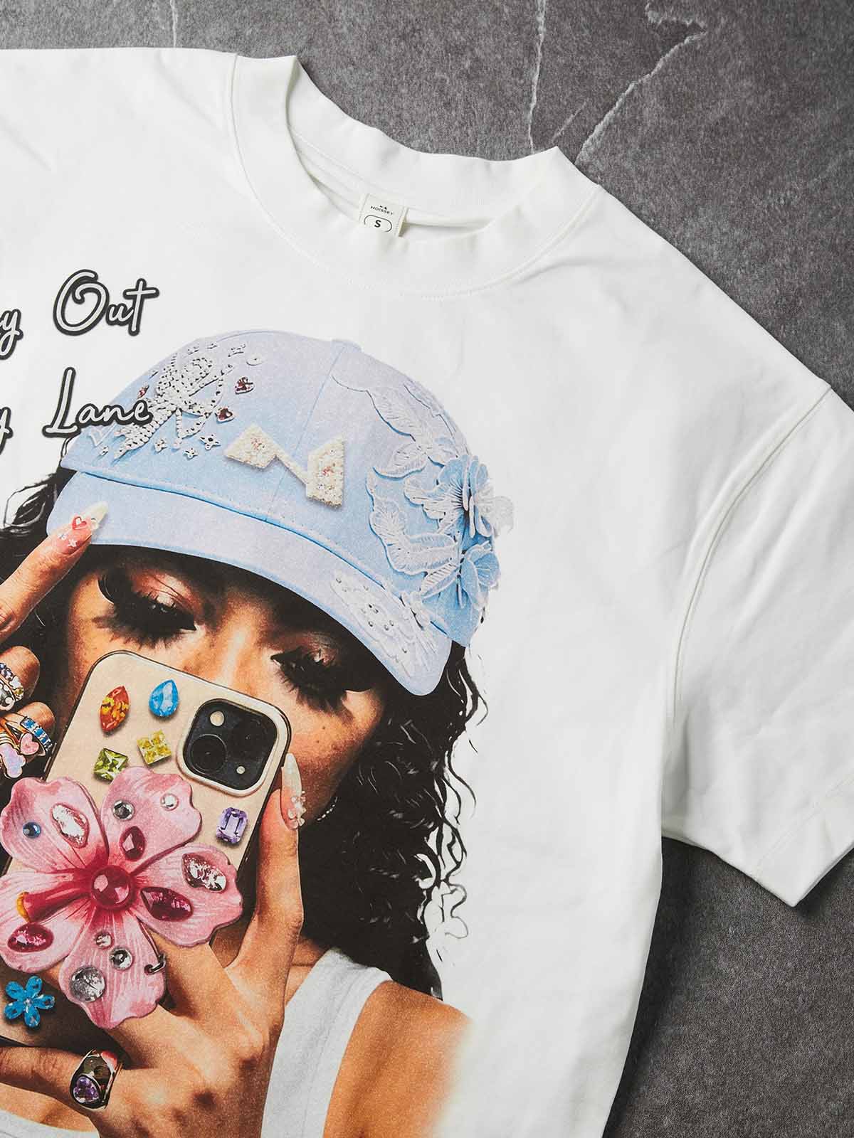 NOISSEY Y2K Lace Cap & Gem Flower Phone Case Graphic Oversized Tee (Crisp White)