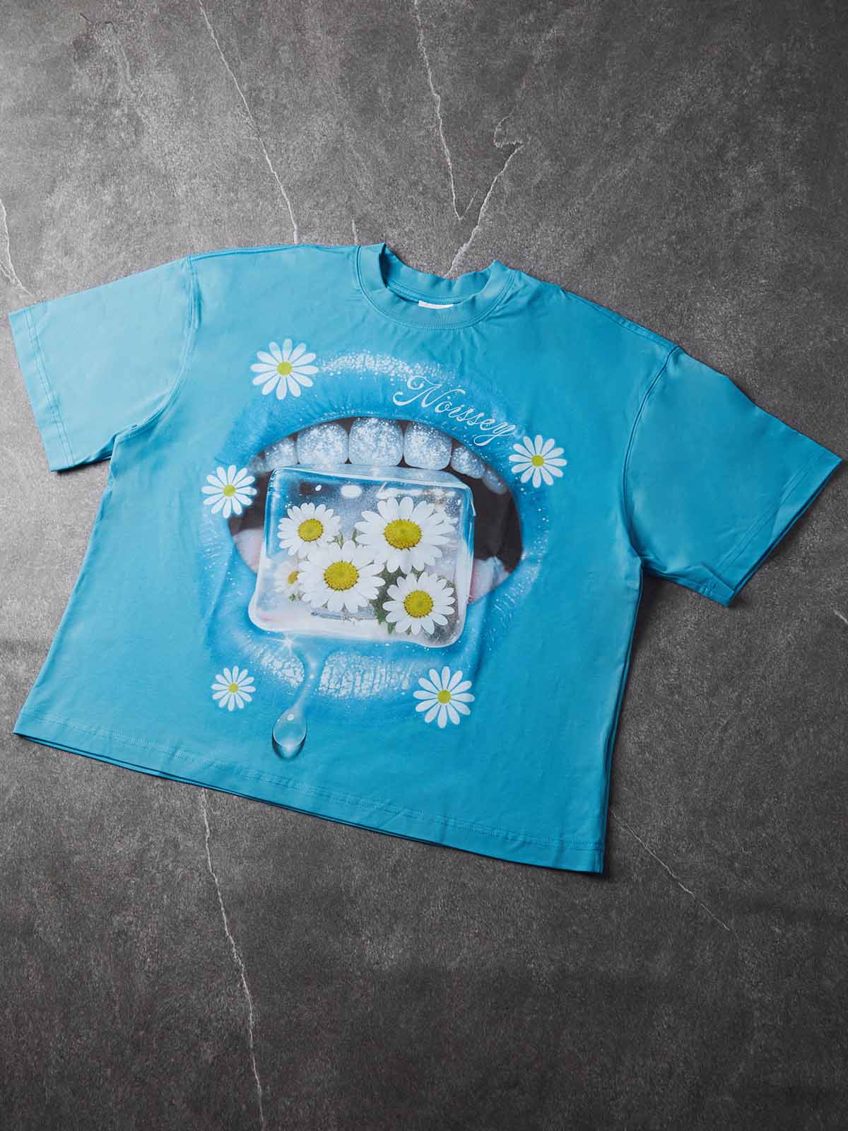 NOISSEY Ice Blue Glitter Lips Frozen Daisy Boxy Graphic Tee -  Y2K Streetwear Shirt