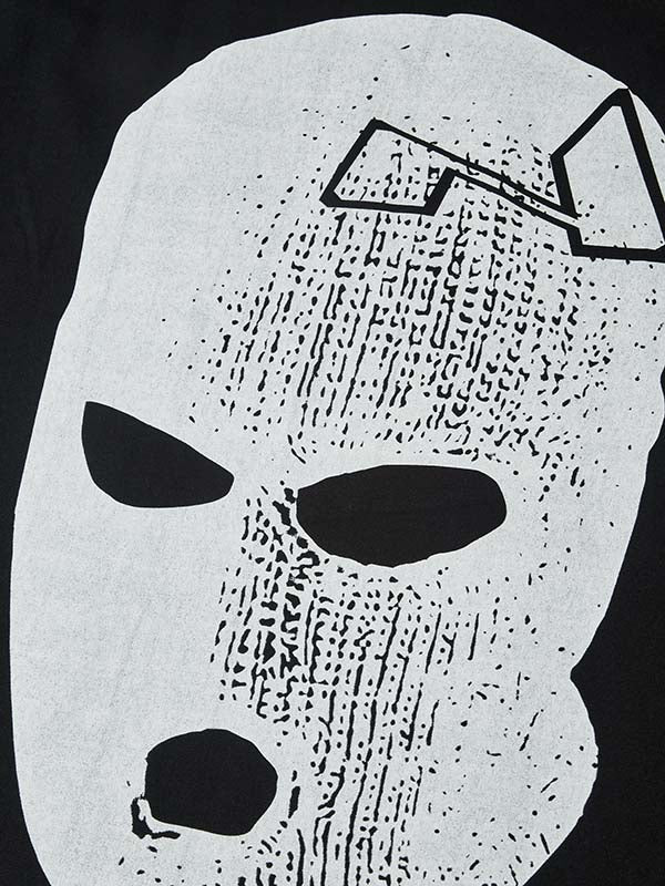 T-shirt imprimé noir et blanc avec masque tricoté