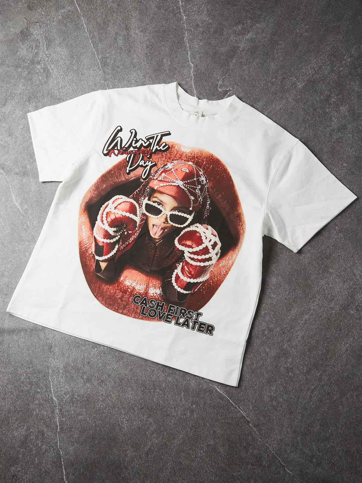 NOISSEY Red Lips Pearl Boxing Girl Graphic T-Shirt - White Oversized Streetwear Tee