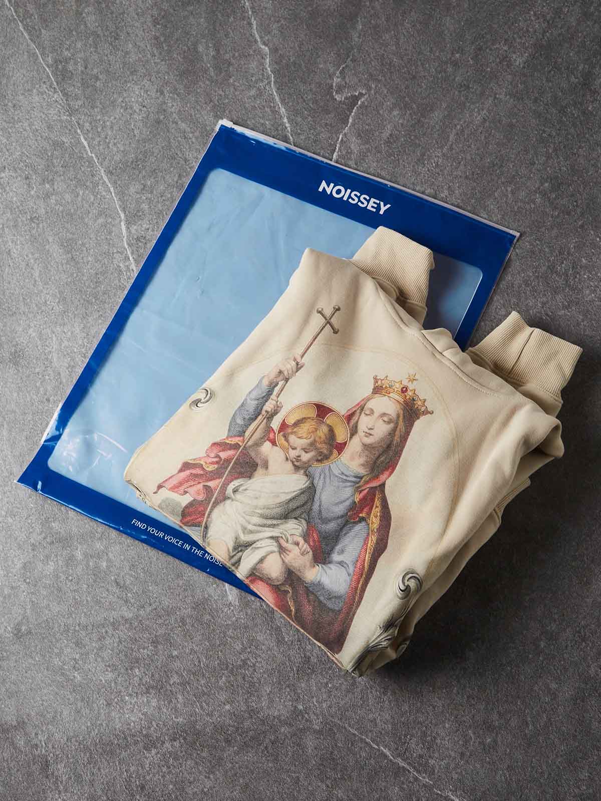 NOISSEY Vintage Oil Painting Virgin & Child Graphic Cropped Hoodie - Beige Streetwear Pullover