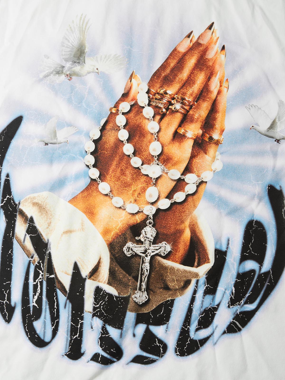 NOISSEY Praying Hands Pearl Rosary Graphic Heavyweight Tee - Crisp White Streetwear Shirt