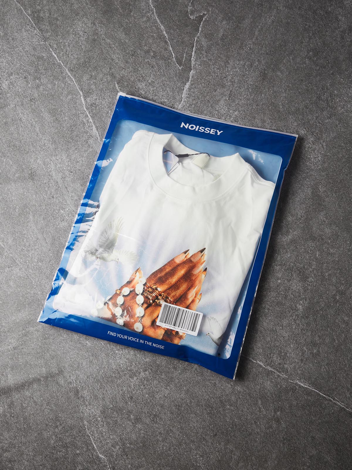 NOISSEY Praying Hands Pearl Rosary Graphic Heavyweight Tee - Crisp White Streetwear Shirt