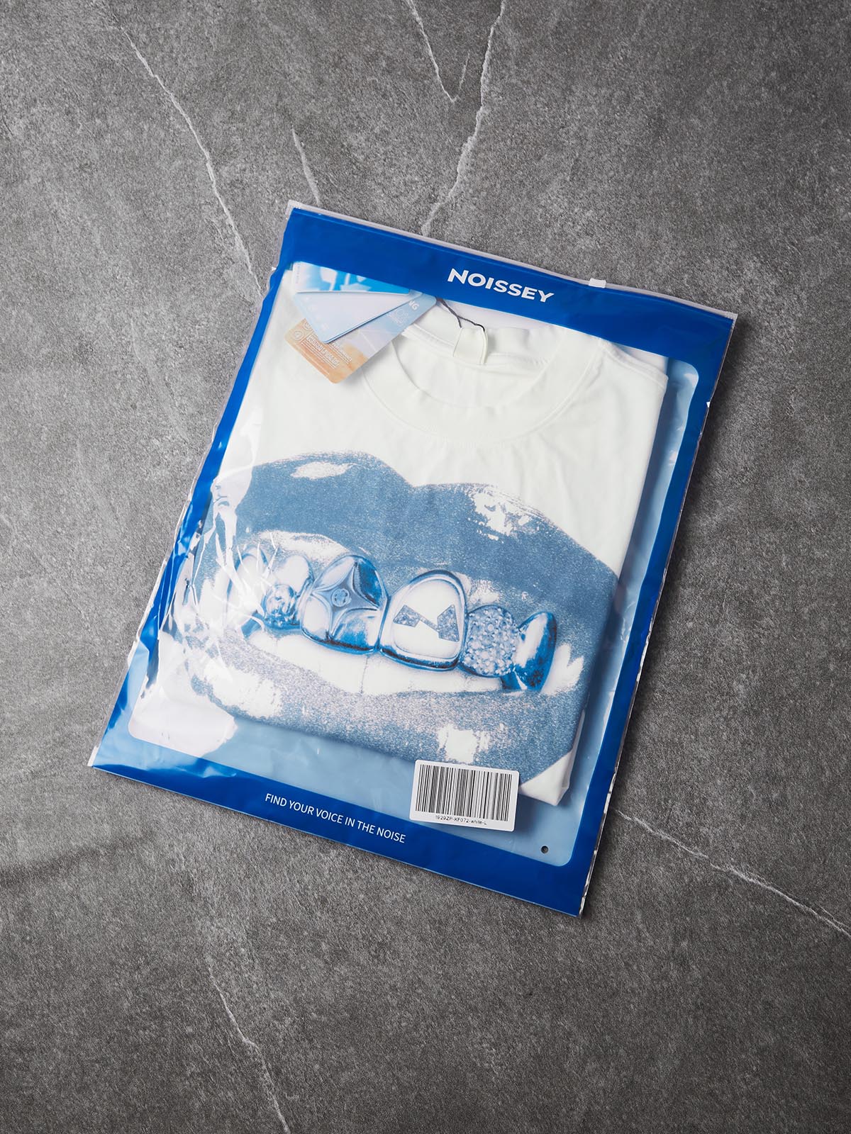 Boxy Oversized T-Shirt with Blue Vintage Noissey Grills Print