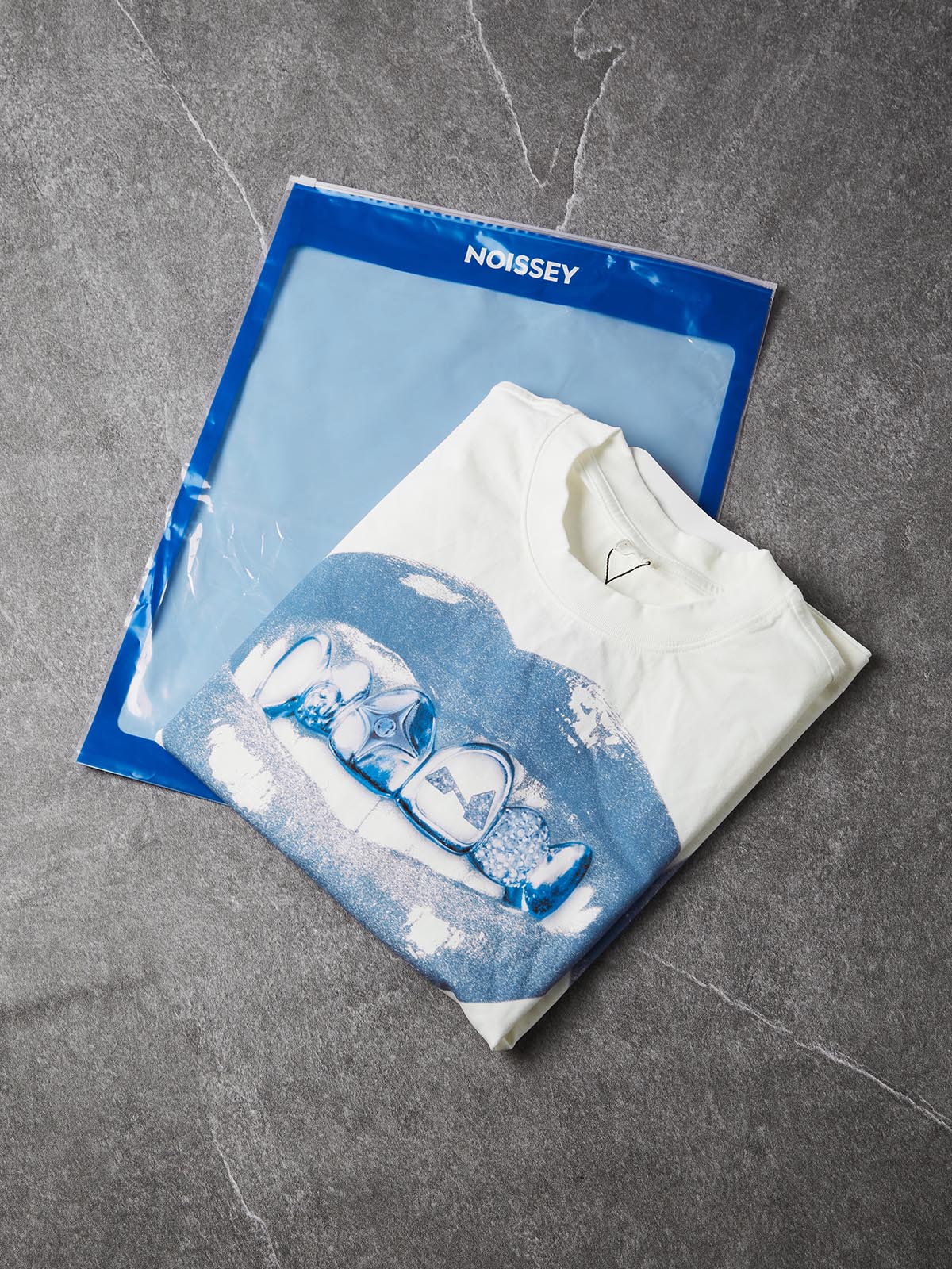 Boxy Oversized T-Shirt with Blue Vintage Noissey Grills Print