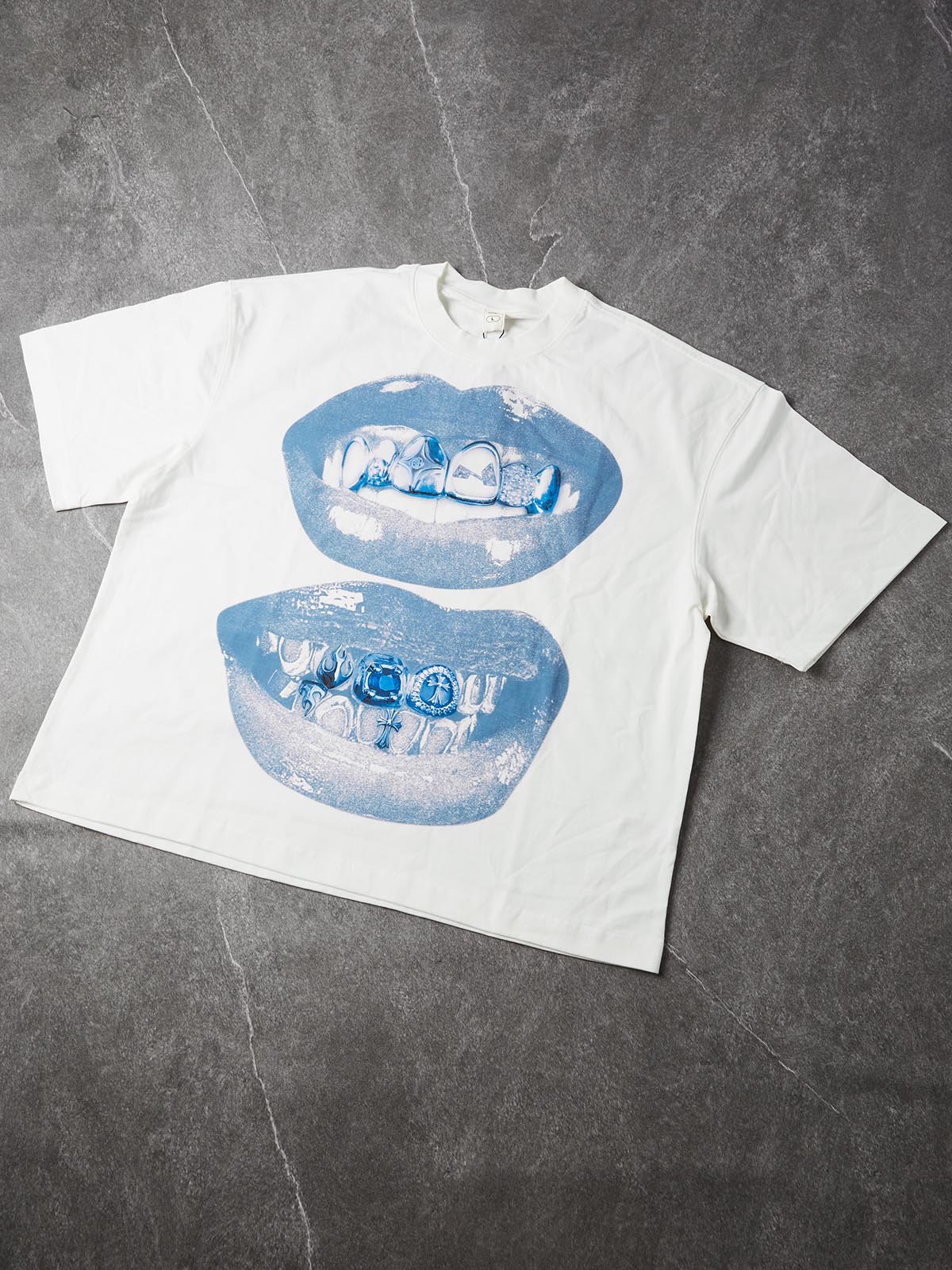 Boxy Oversized T-Shirt with Blue Vintage Noissey Grills Print