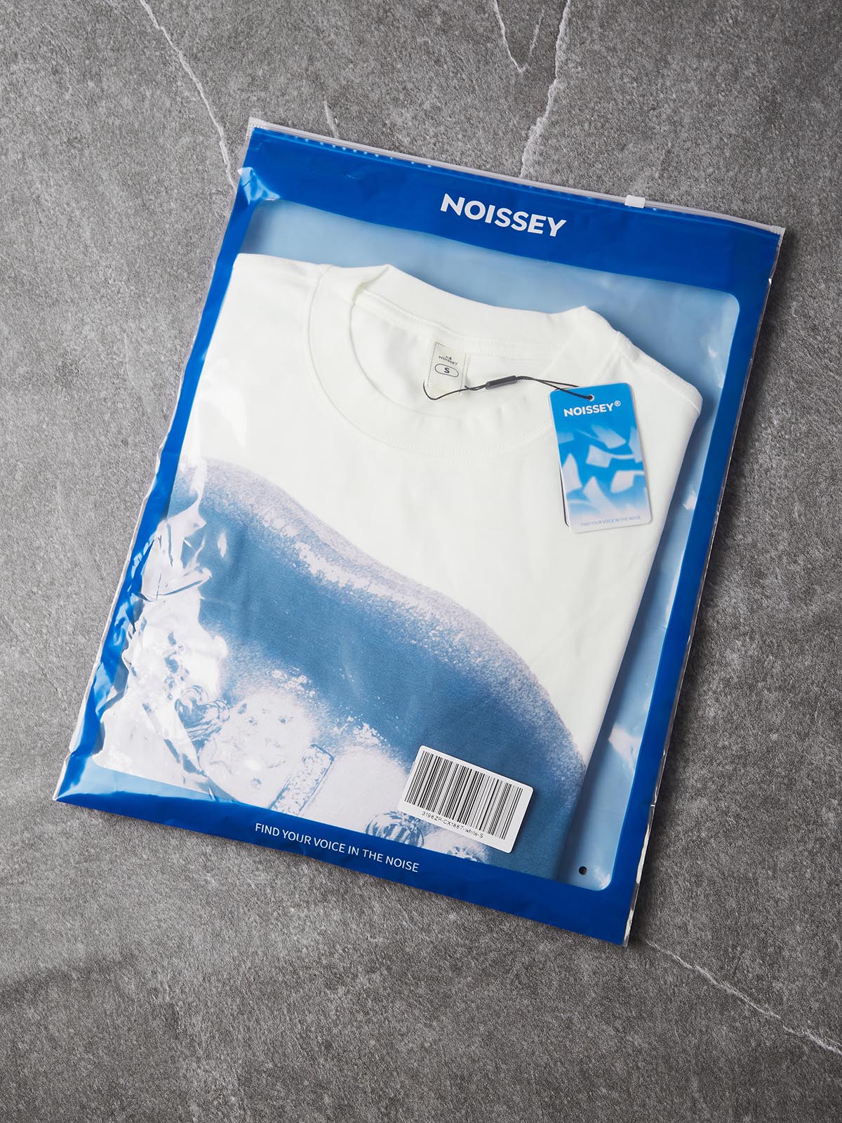 NOISSEY Blue Cyan Grillz Lips Graphic Long Sleeve Tee - White