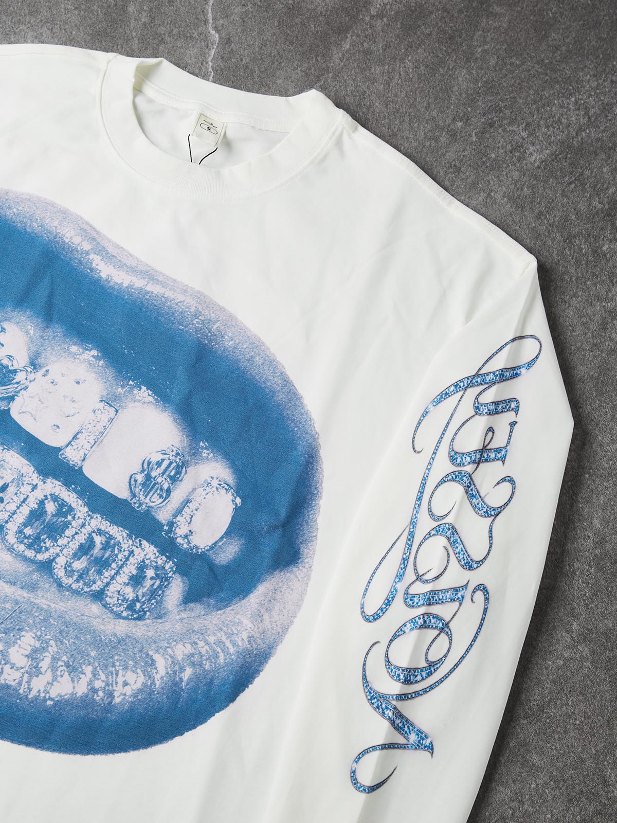 NOISSEY Blue Cyan Grillz Lips Graphic Long Sleeve Tee - White