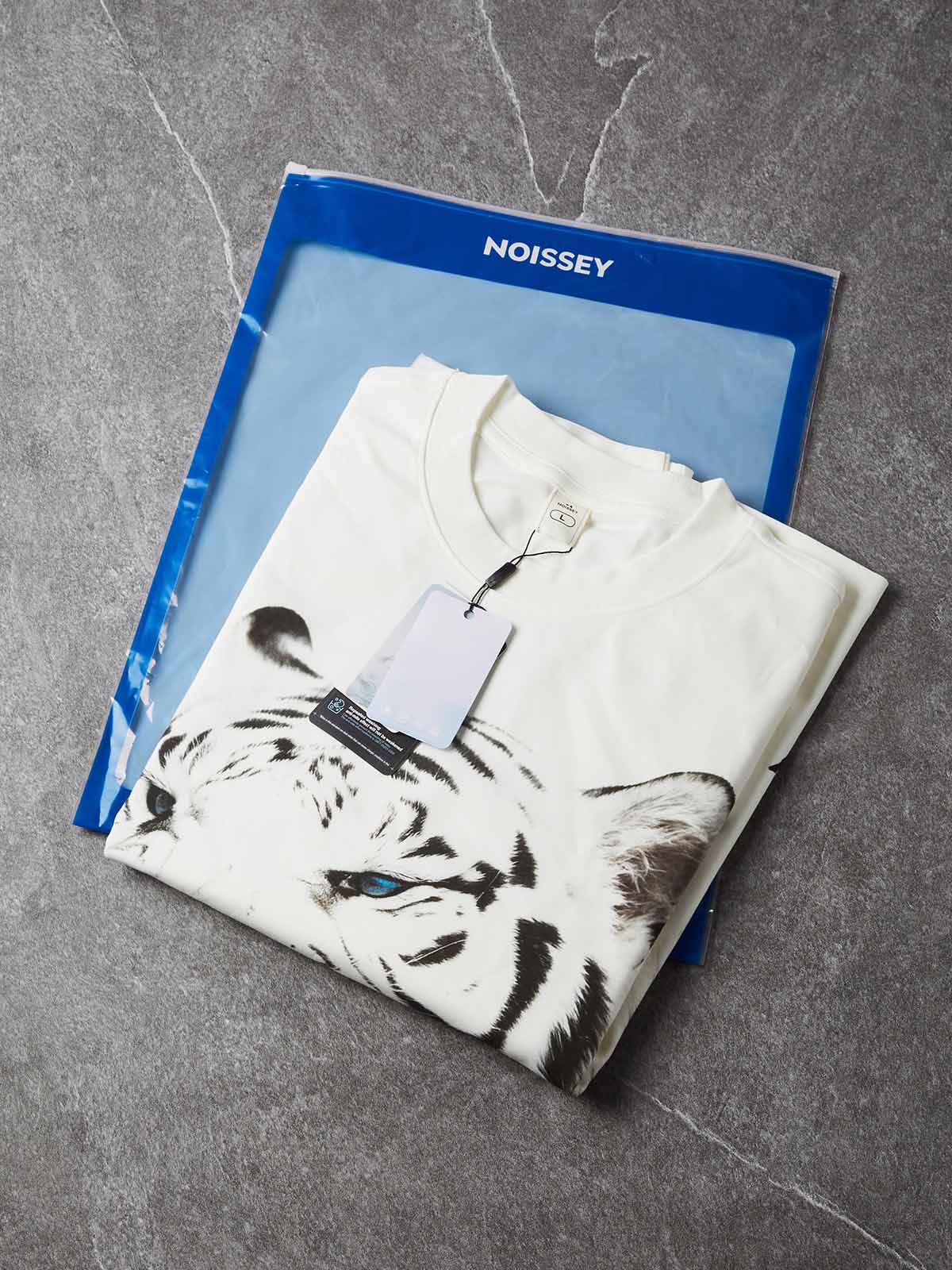 NOISSEY Iced-Out White Tiger Graphic Long Sleeves - White