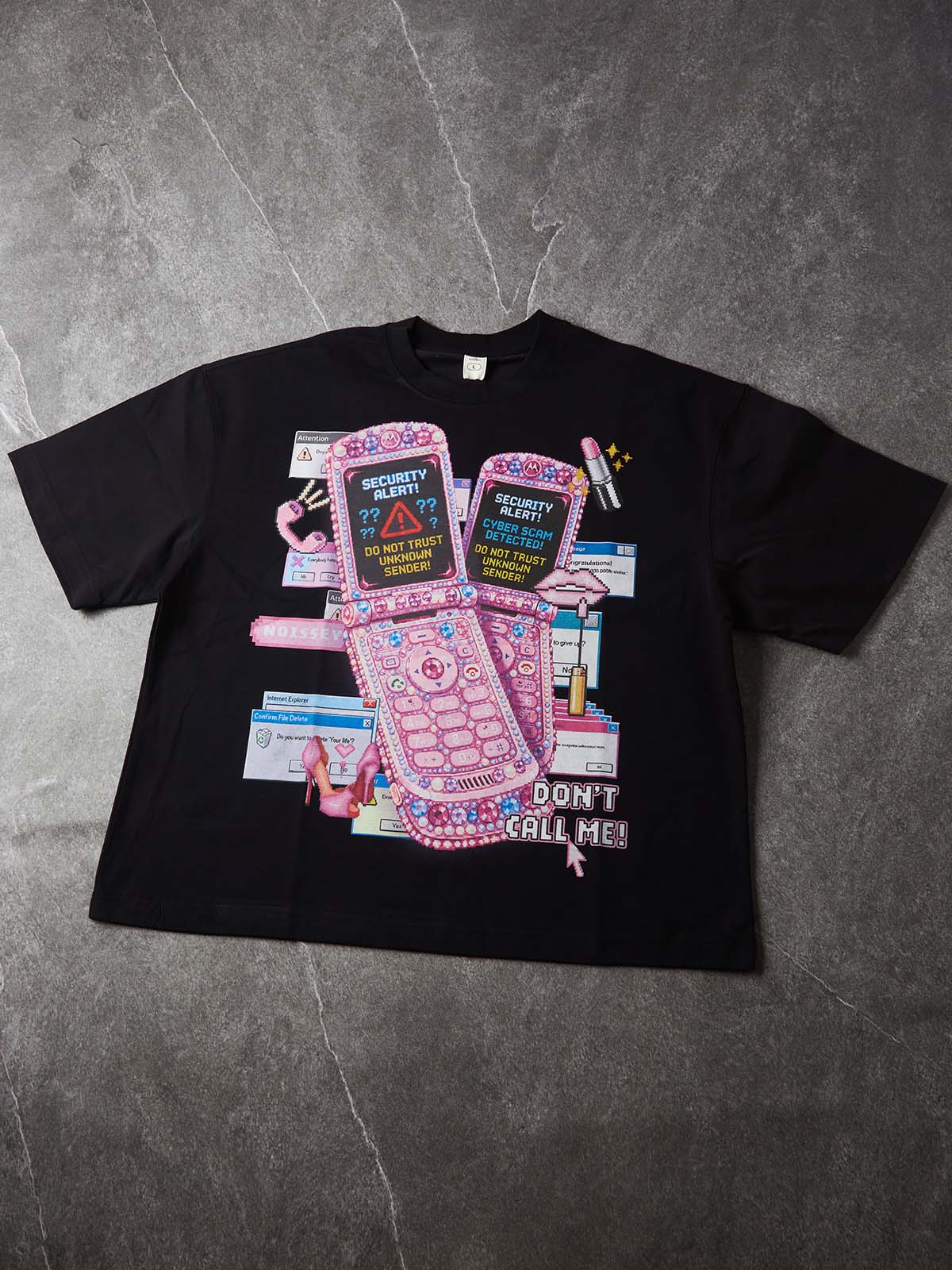 NOISSEY "Y2K Cyber Glitch" Pink Flip Phone Cropped Boxy T-Shirt - Black