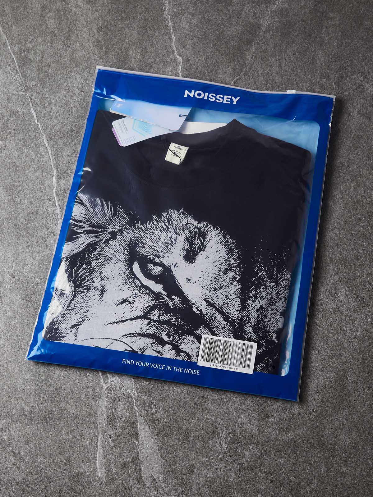 NOISSEY Monochrome Lion Halftone Graphic Boxy Tee - Streetwear T-Shirt