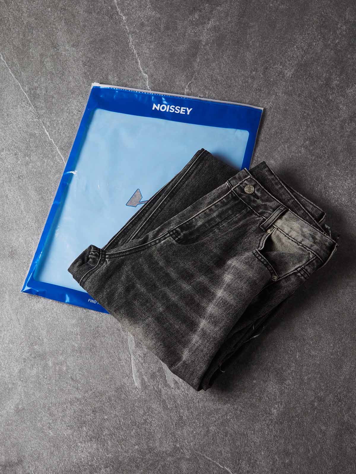 NOISSEY Cursive Script Distressed Graphic Black-Grey Washed Banana Baggy Jeans