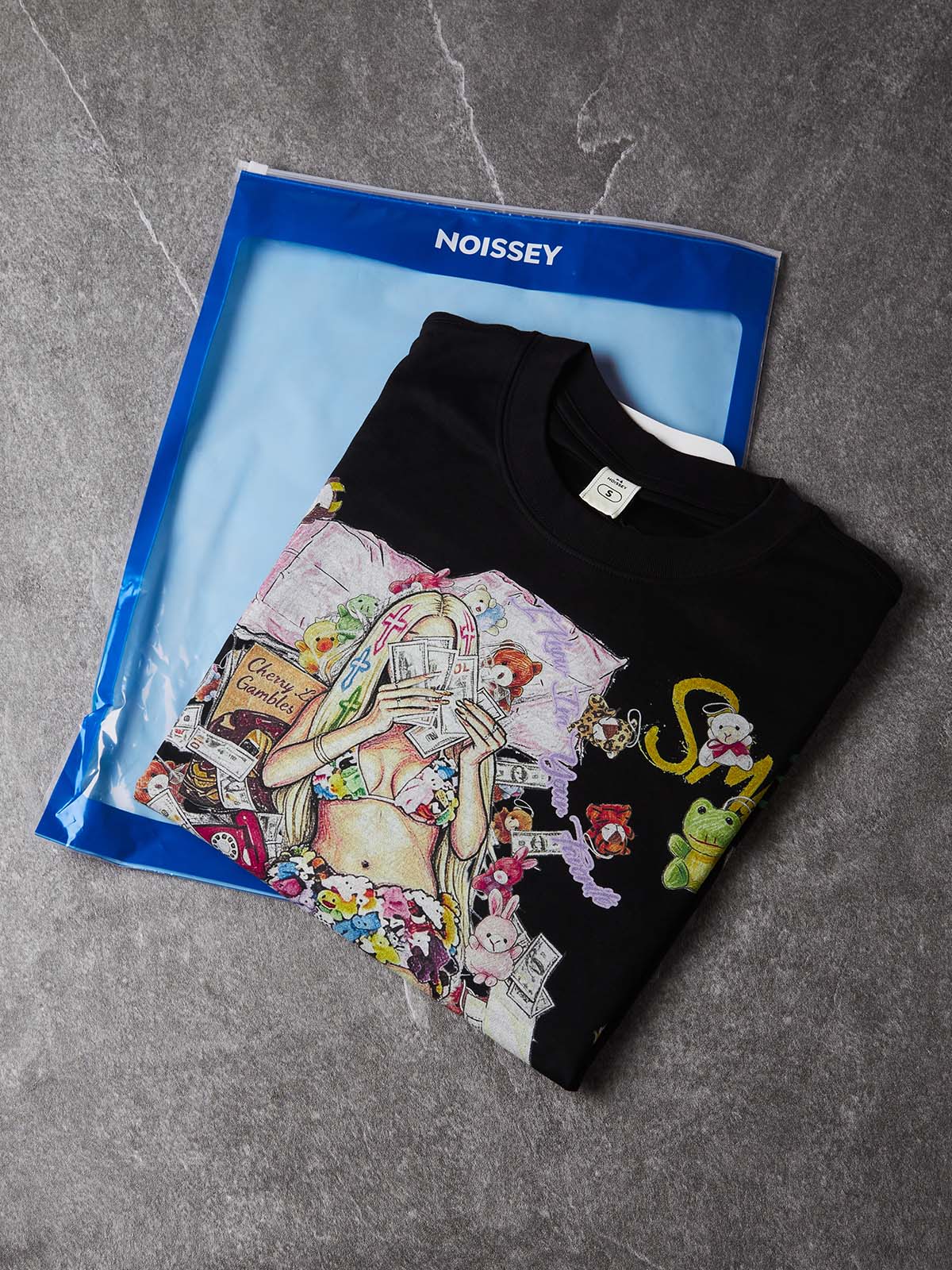 NOISSEY Crayon Graffiti Plush Girl Graphic Sweatshirt - Black & White Streetwear Crewneck
