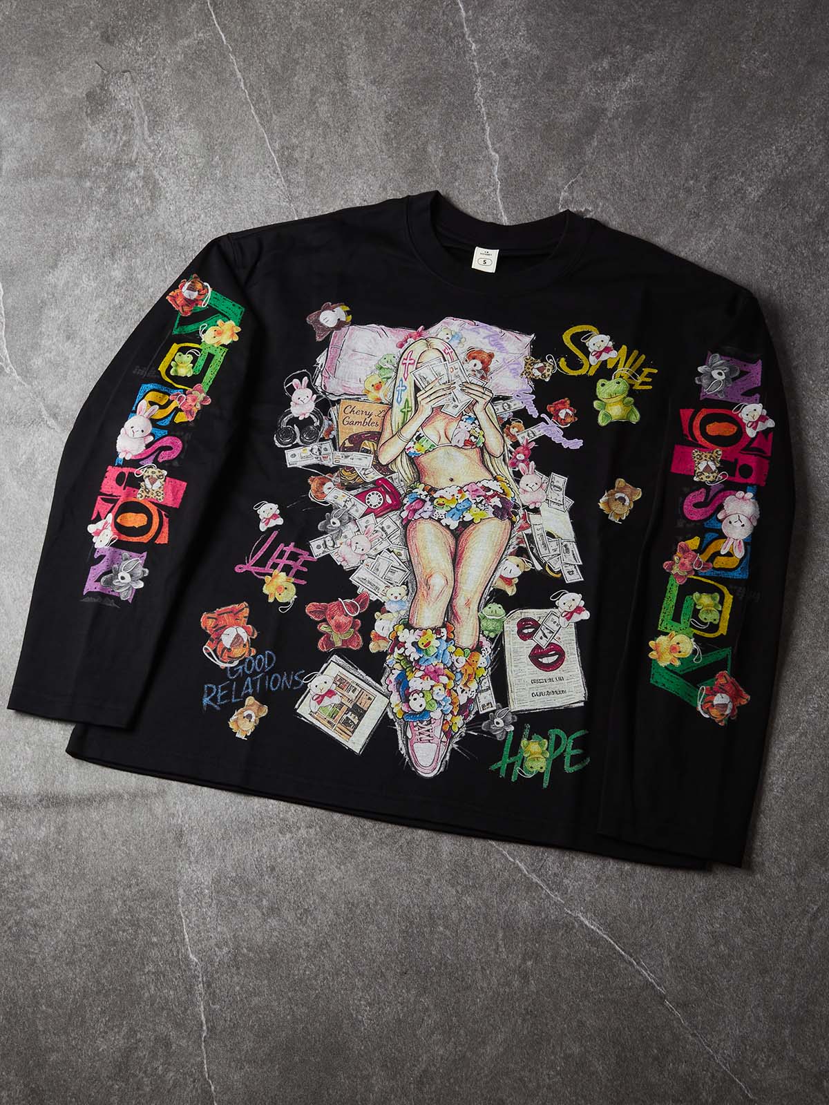 NOISSEY Crayon Graffiti Plush Girl Graphic Sweatshirt - Black & White Streetwear Crewneck