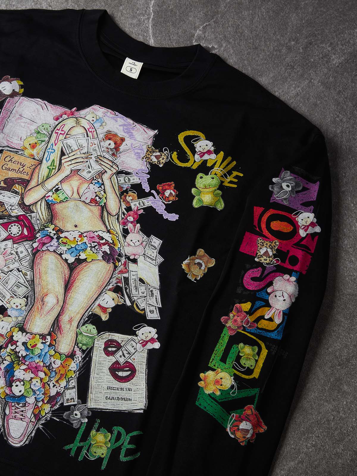 NOISSEY Crayon Graffiti Plush Girl Graphic Sweatshirt - Black & White Streetwear Crewneck