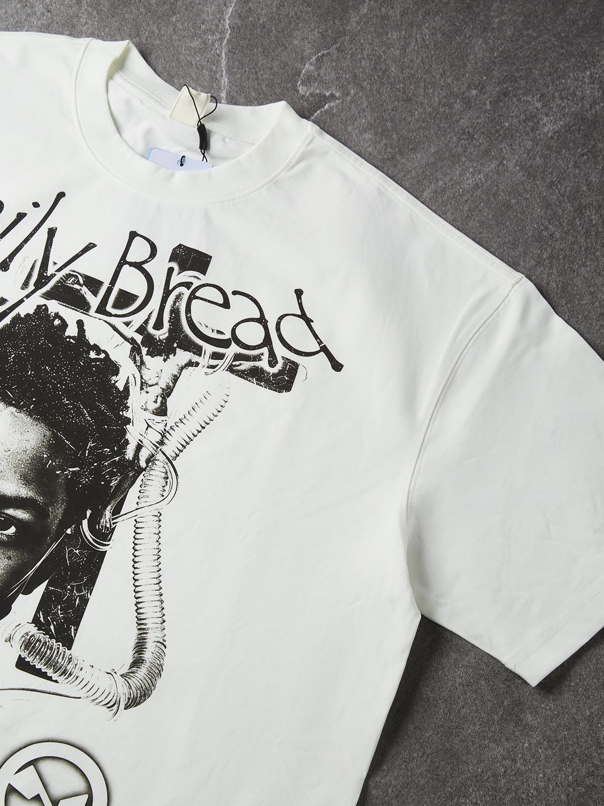 NOISSEY "Daily Bread" Breathing Mask Child & Faith Graphic White T-Shirt