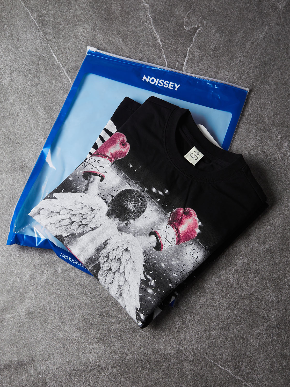 NOISSEY "High Roller" Pearl Bracelets & Poker Hands Graphic Black Oversized T-Shirt