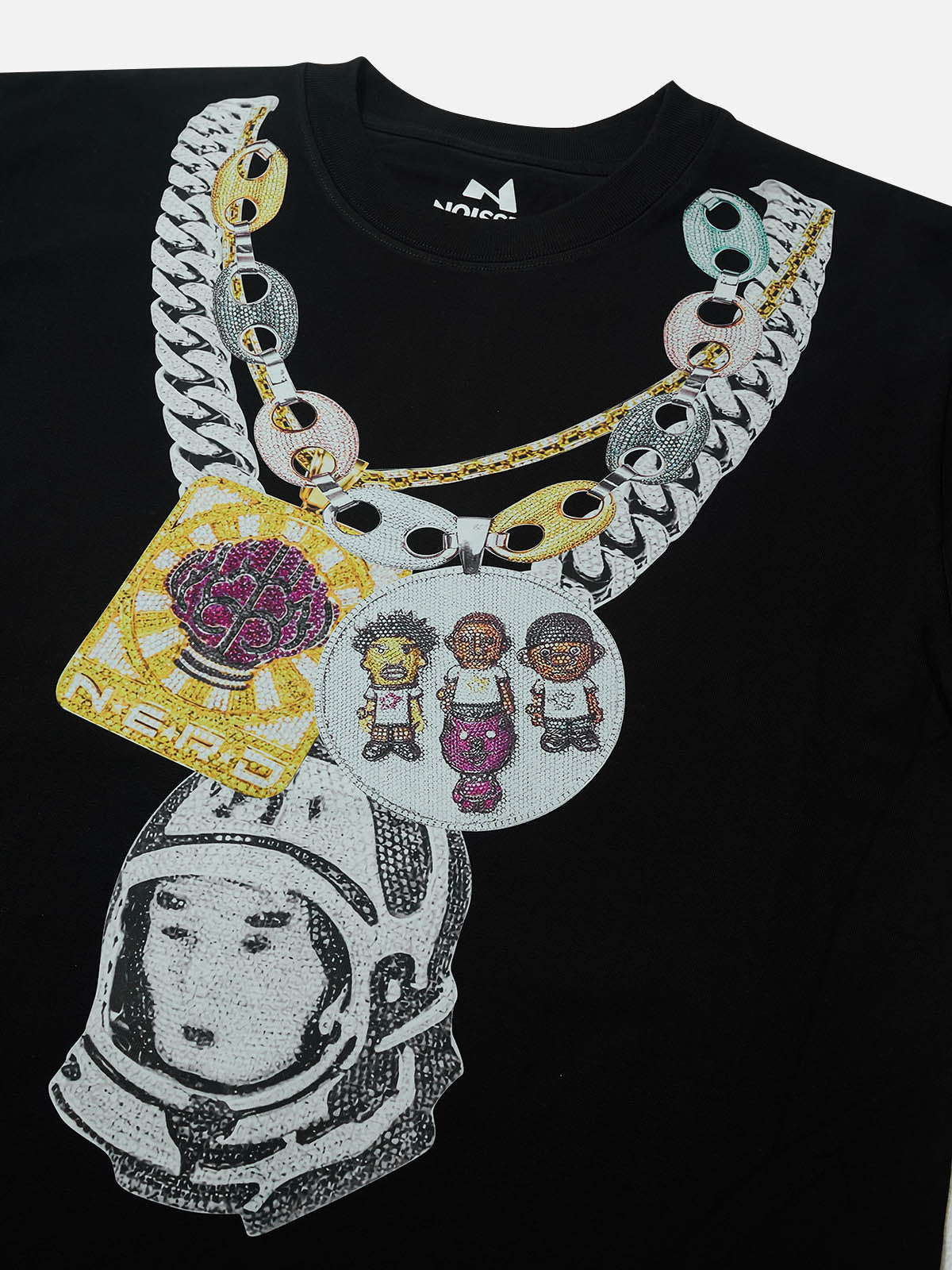 Memory-Carrying Rapper Necklace Printed T-shirt