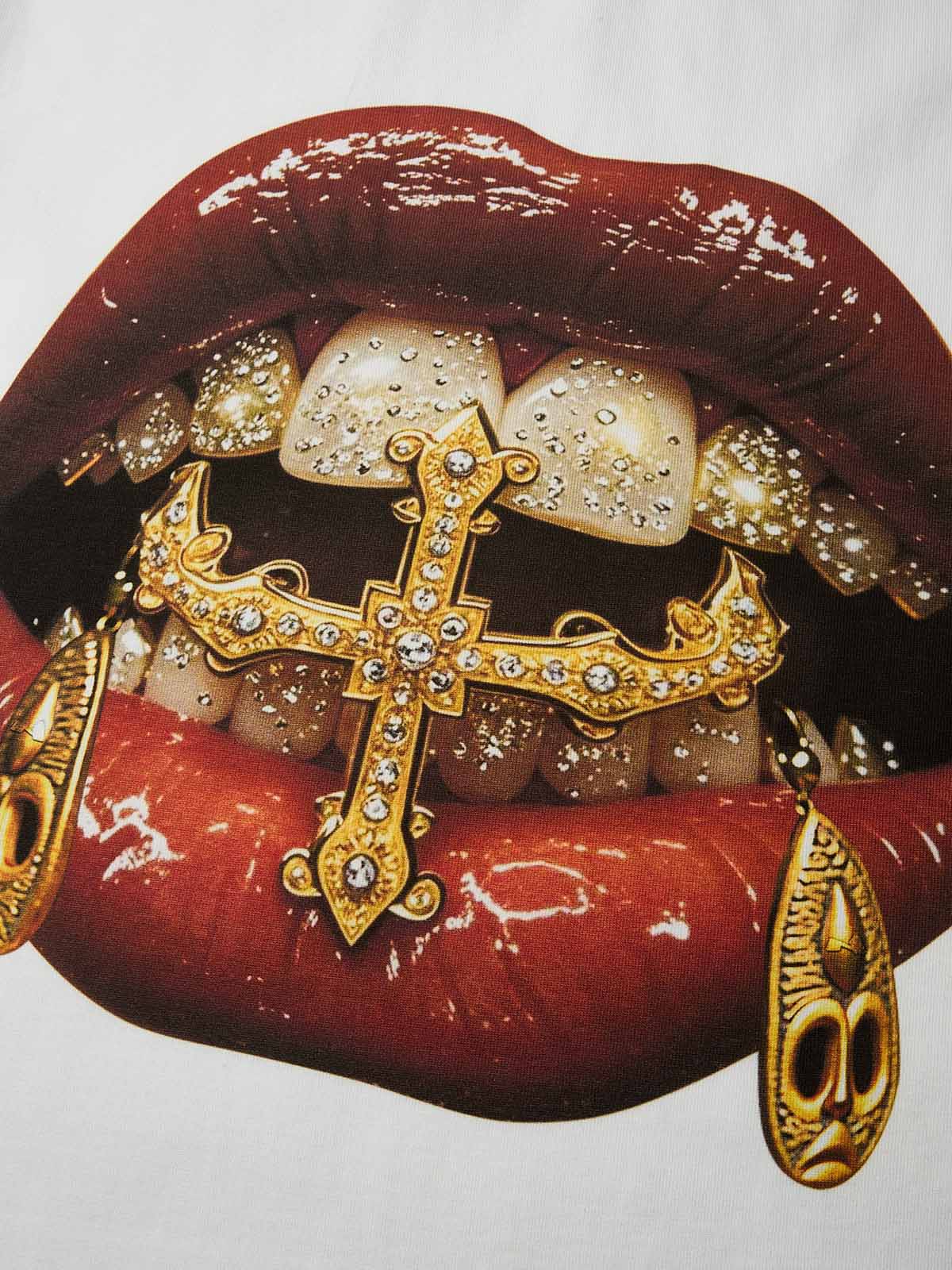 Boxy Oversized T-shirt Gold Diamond Ring and Mask Culture Lip Print