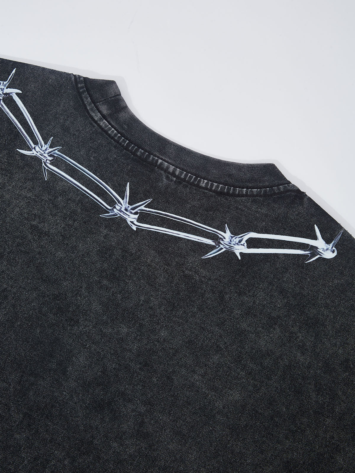 UNKNOWN ALLURE© Langarmshirt mit dekonstruiertem Halsketten-Print