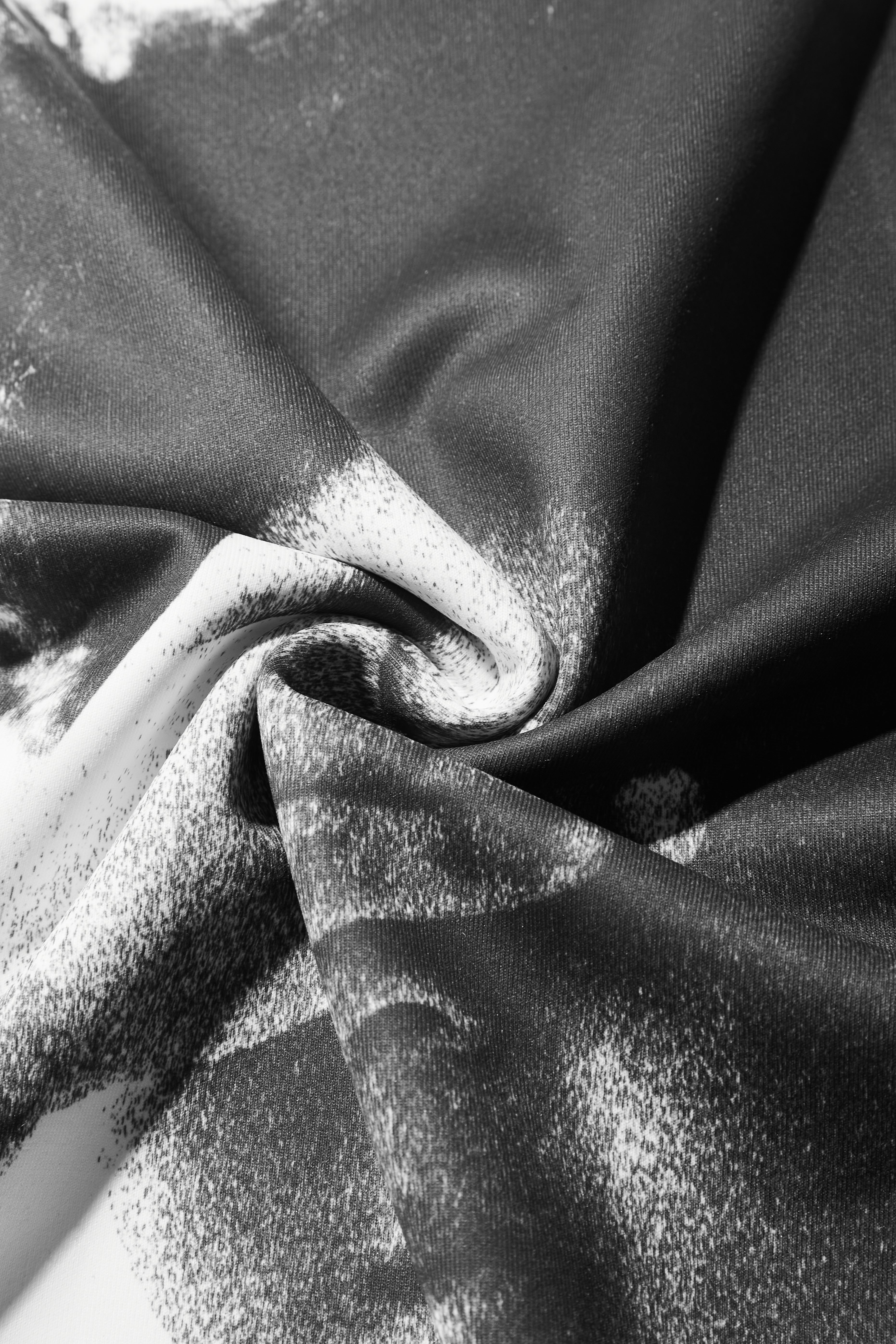 "Child Covering Eyes" Printed Air-Layer Long Sleeve