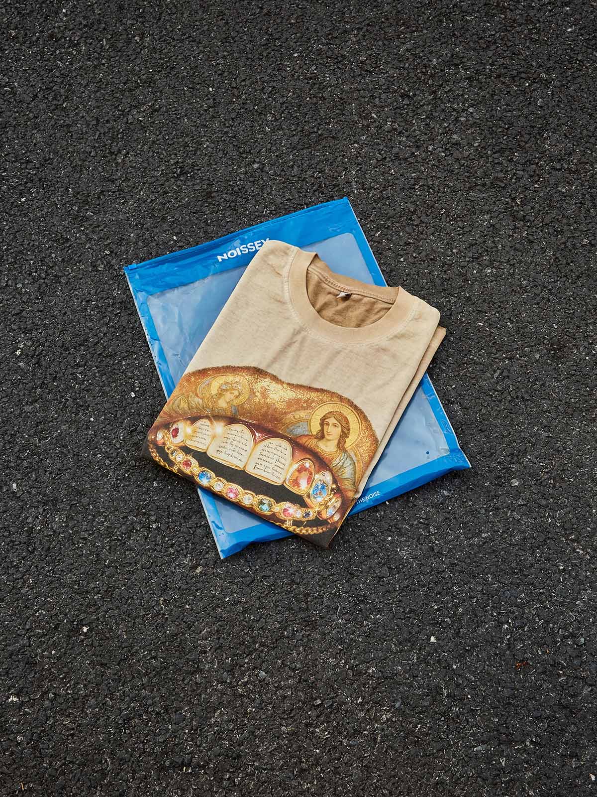 Medieval fresco grillz art print T-shirt