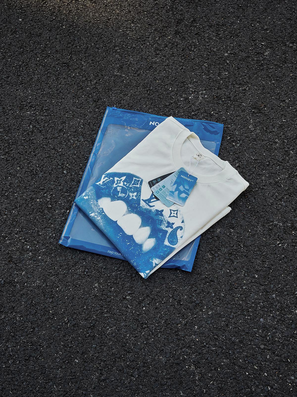 NOISSEY Blue Paisley Lip "Hustle" Cooling Print Long Sleeve