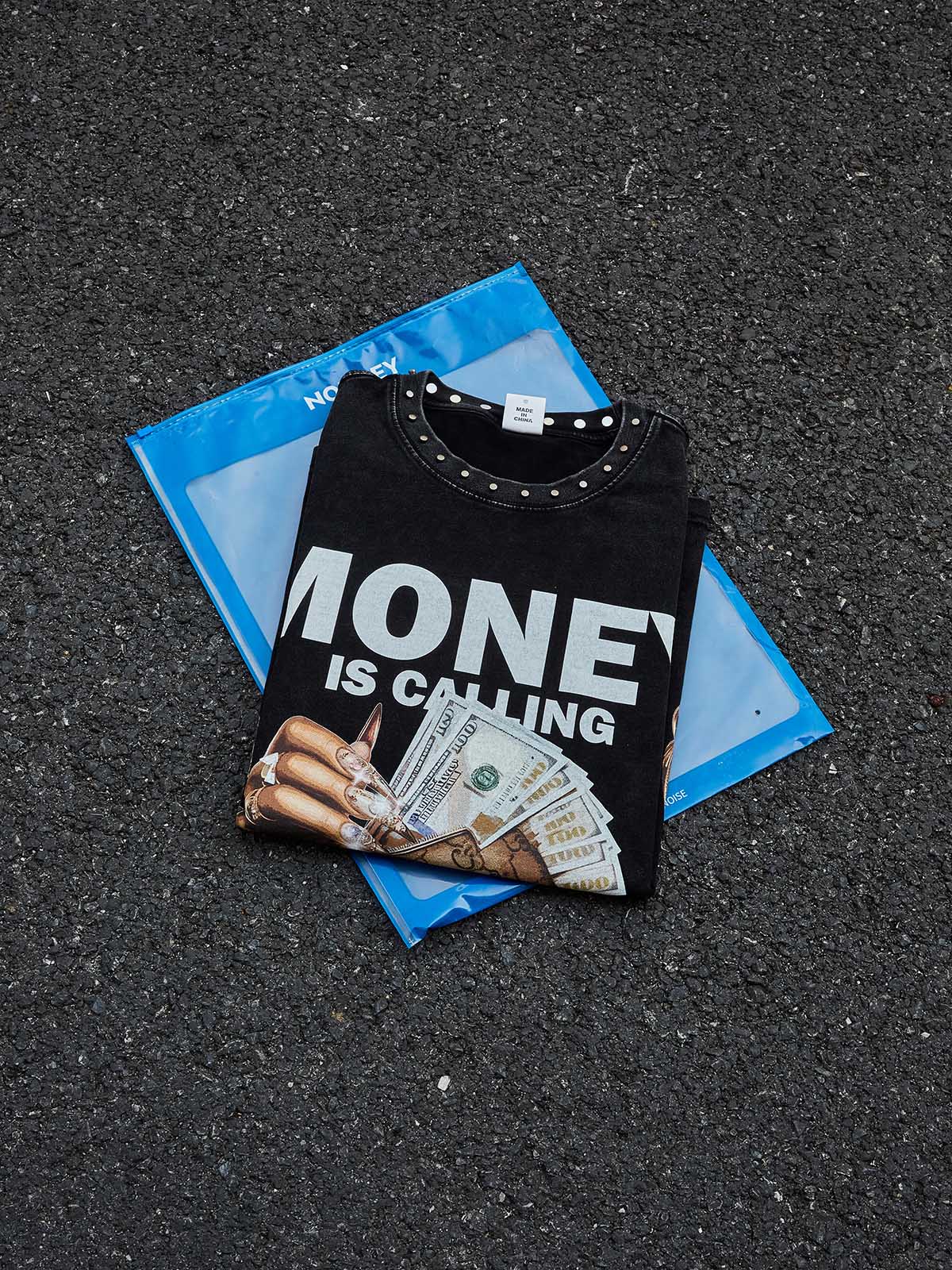 Money is Calling Stud Collar Print Art T-shirt