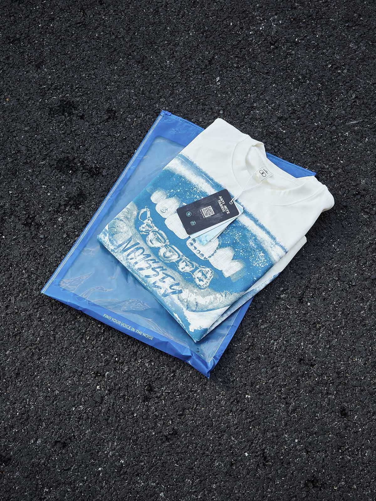 "ARCHIVAL GRILLZ" SCREEN-PRINT CREWNECK – VINTAGE BLUE OVERSIZED LONG SLEEVE