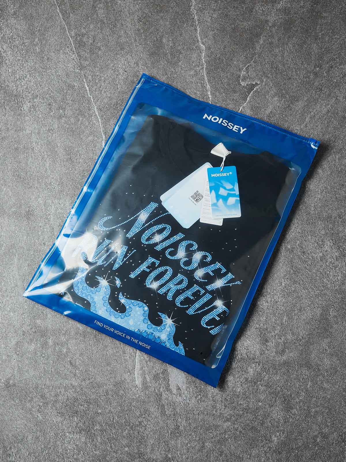 NOISSEY "RUN FOREVER" RHINESTONE ART - SHIMMERING OVERSIZED TEE