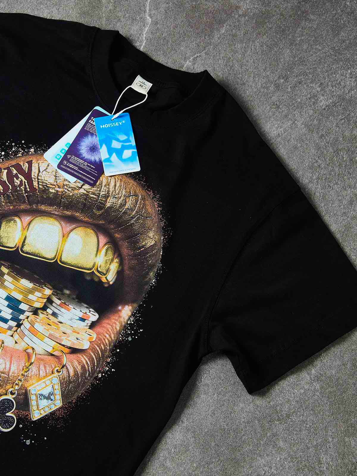 NOISSEY GOLDEN GRILLS POKER - CASINO ART BOXY TEE