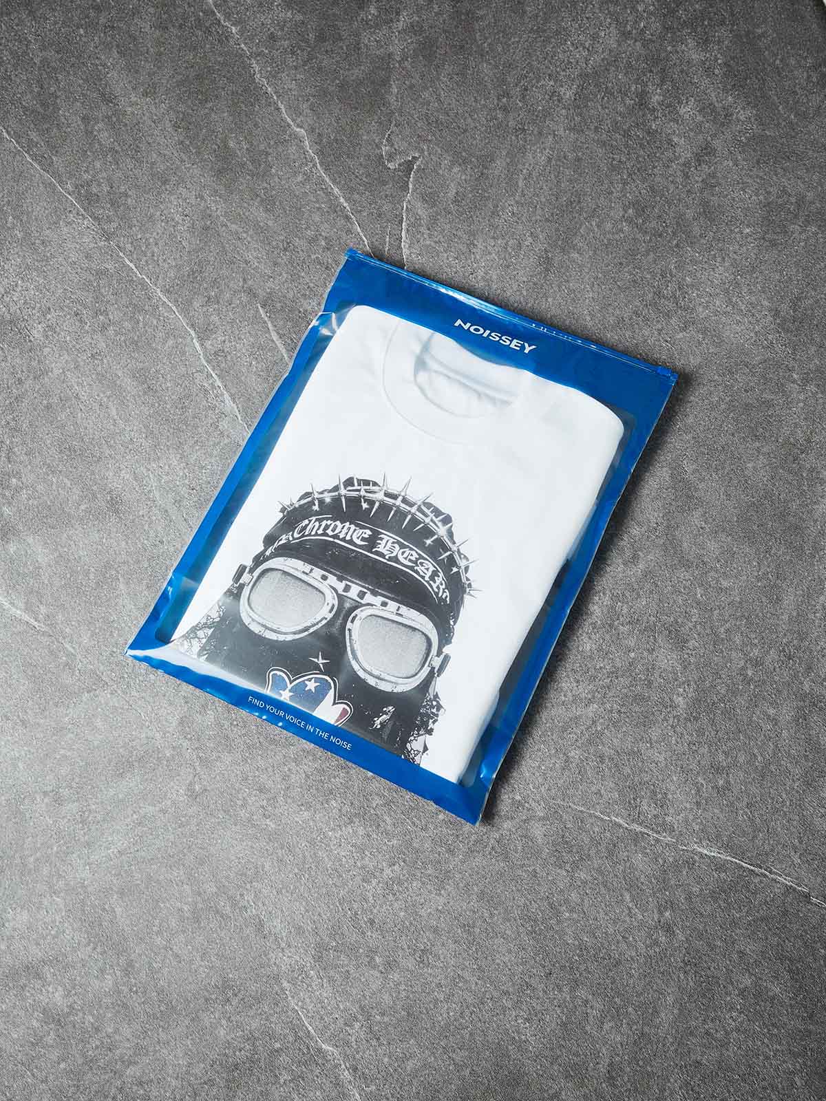 NOISSEY AMERICAN FLAG CROSS GOGGLE ART OVERSIZED TEE