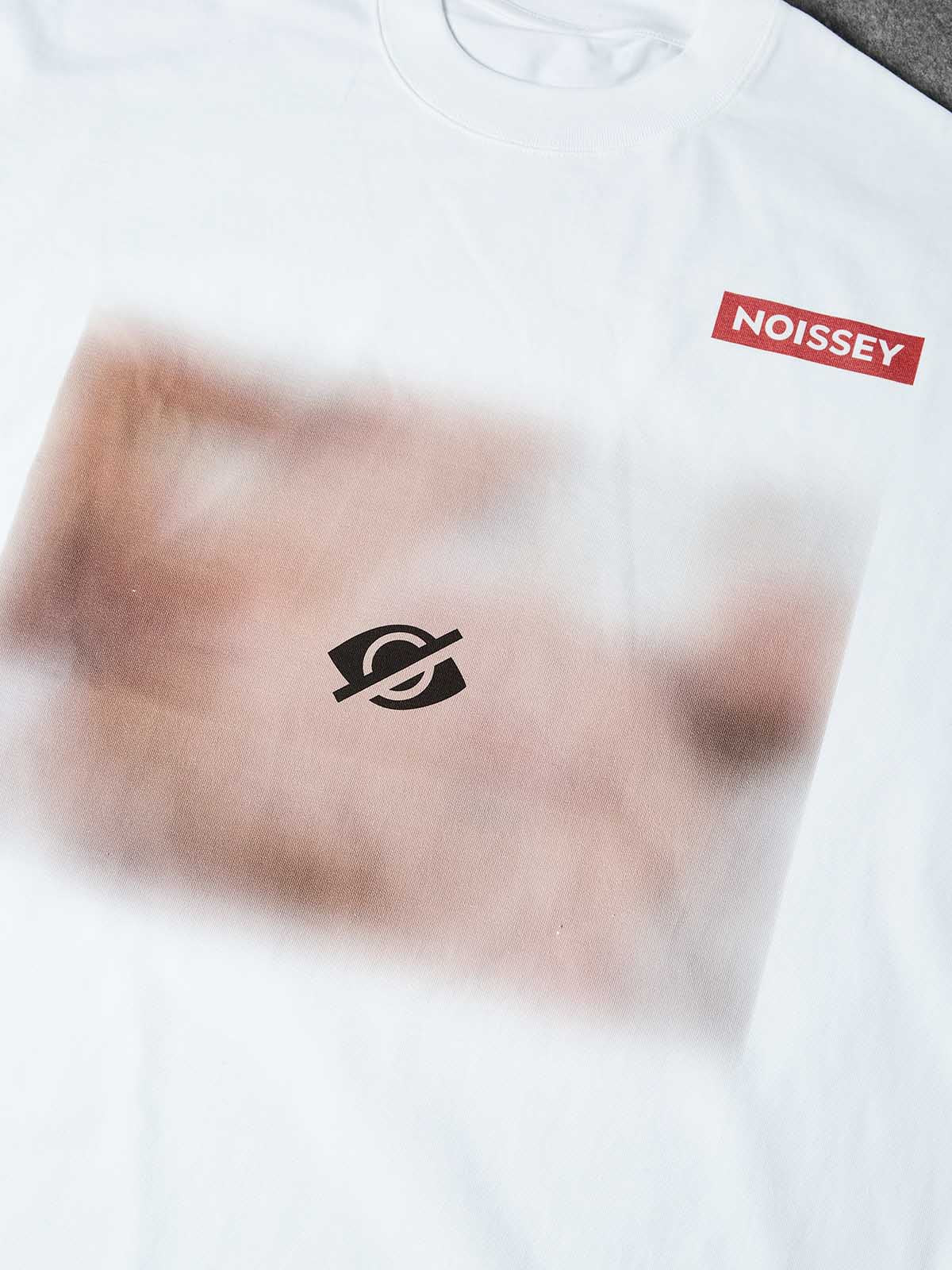 T-shirt imprimé en noir et blanc avec le slogan « Ne pas regarder »