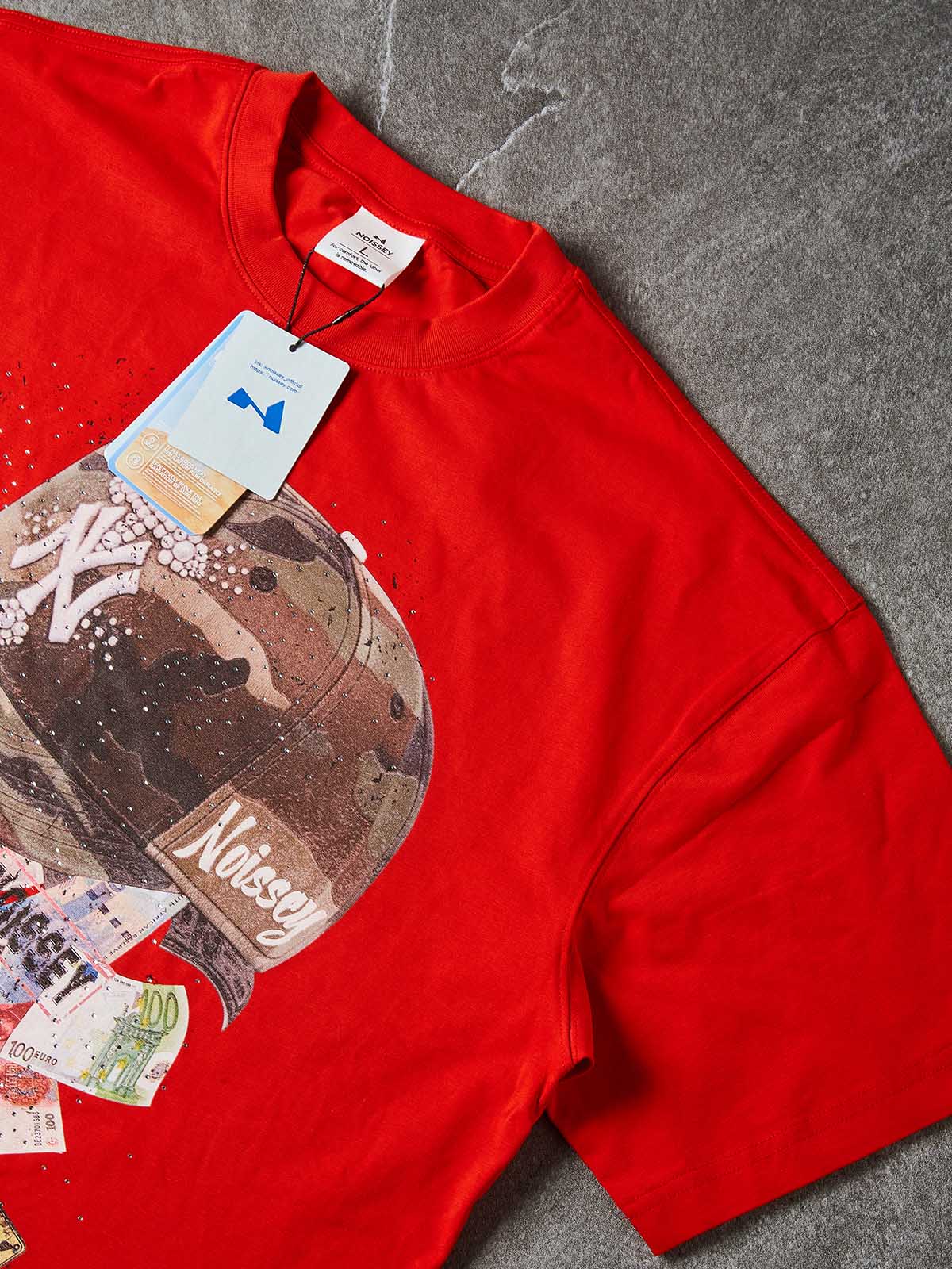 NOISSEY NOT THAT RICH YET - CAMO HAT MONEY STACK BOXY TEE