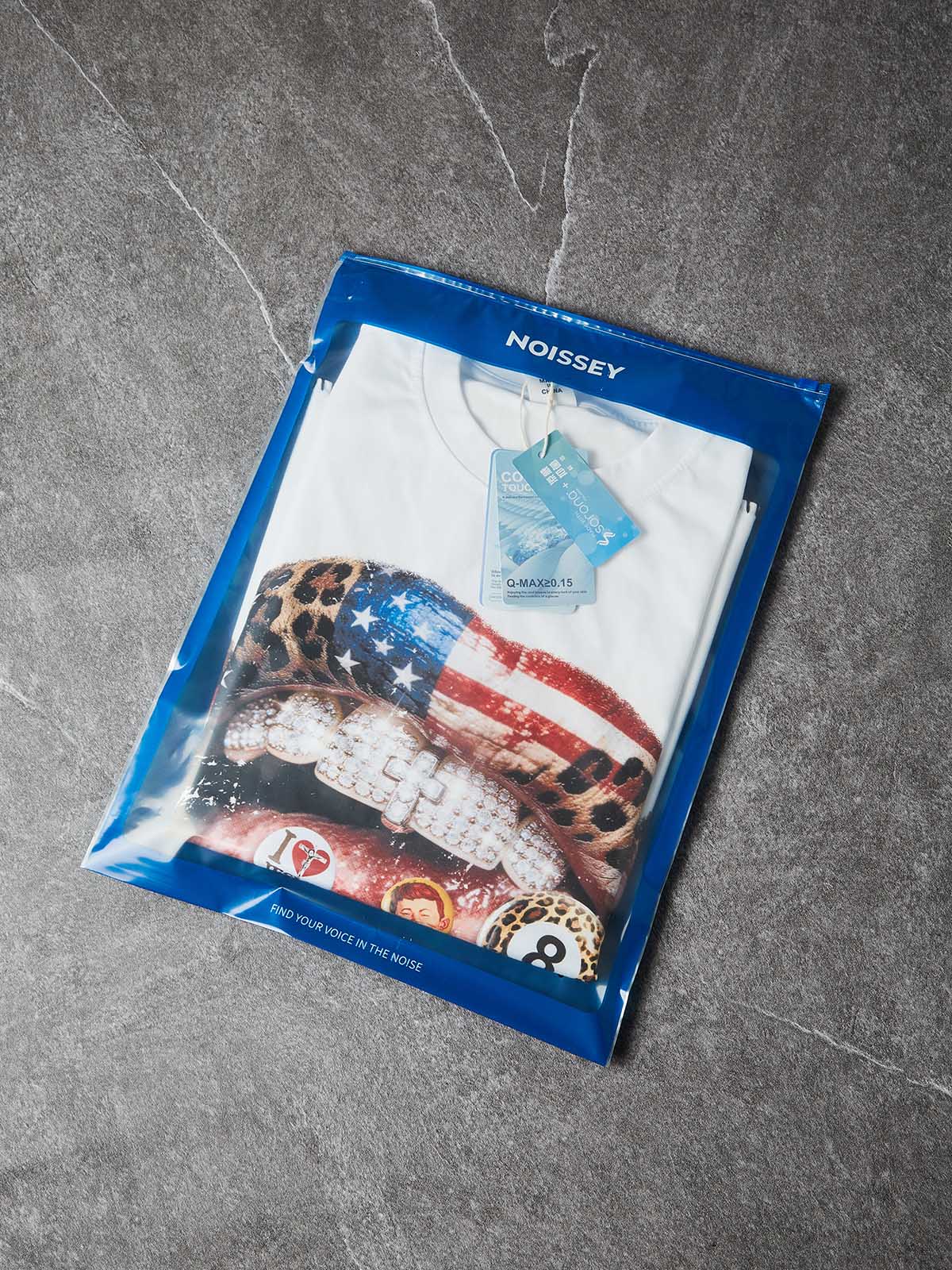 NOISSEY FLAG LEOPARD LIPS - ICED OUT DIY BADGE TEE