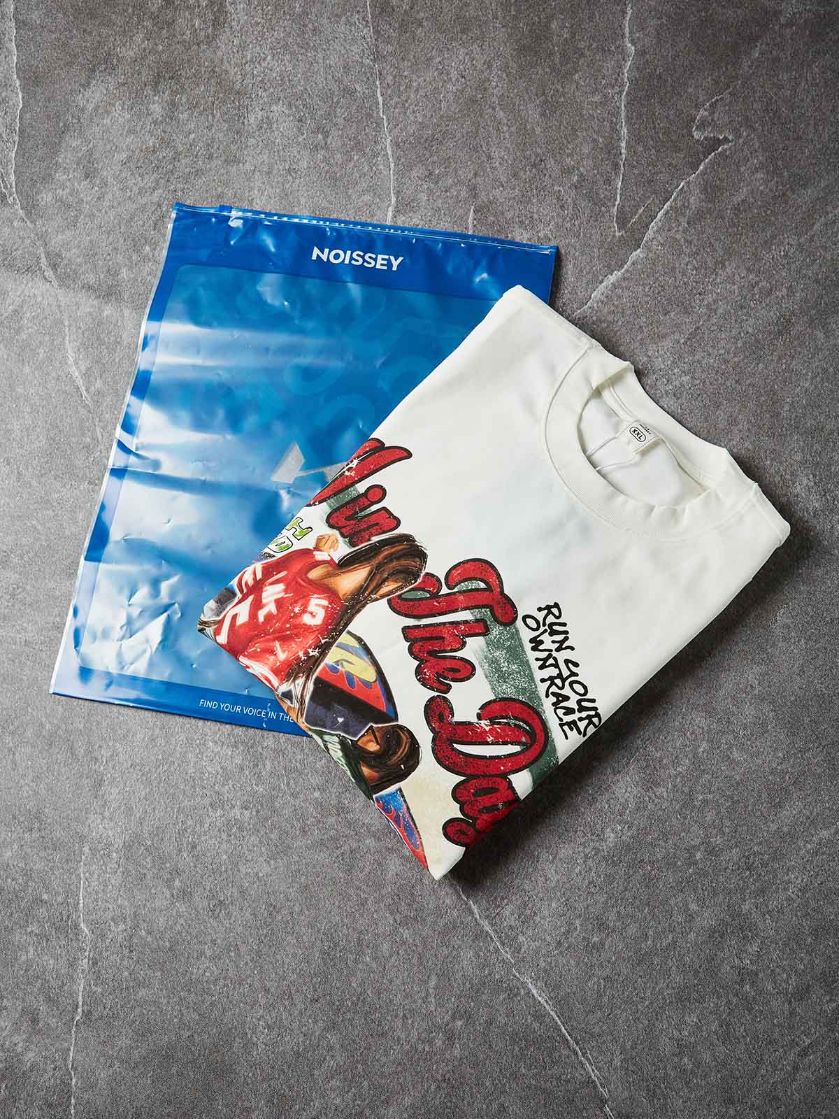 NOISSEY "WIN THE DAY" RACING CULTURE FIGURE GRAPHIC LONG SLEEVE T-SHIRT