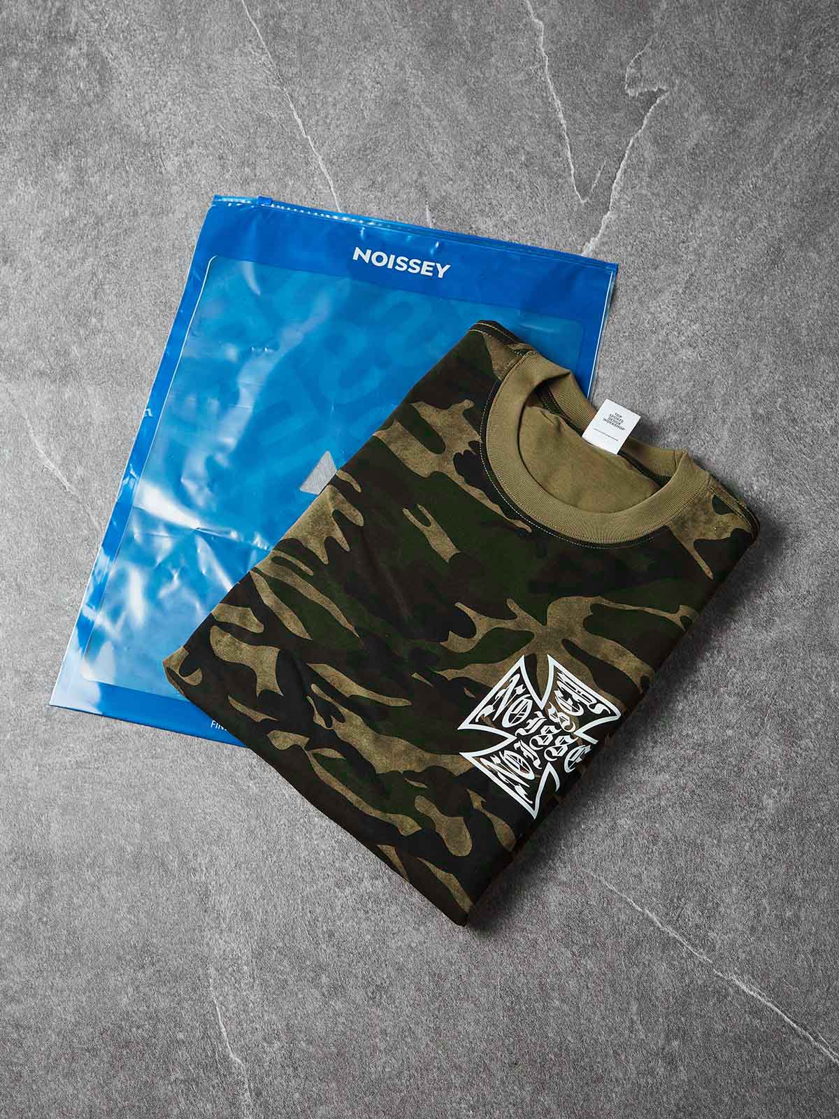 NOISSEY "IRON CROSS" GOTHIC SCRIPT CAMO OVERSIZED T-SHIRT