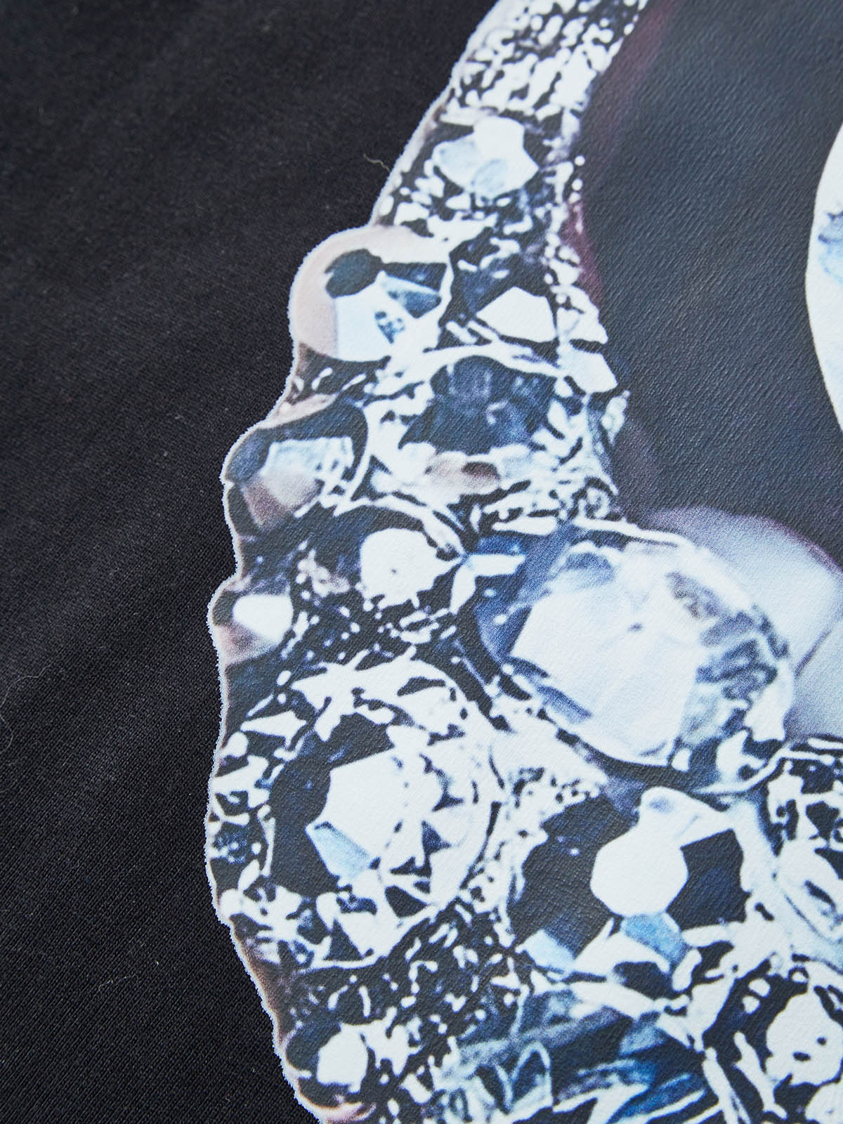 BOUNCE BACK© Noissey オリジナル フルダイヤモンドリップス プリント Tシャツ