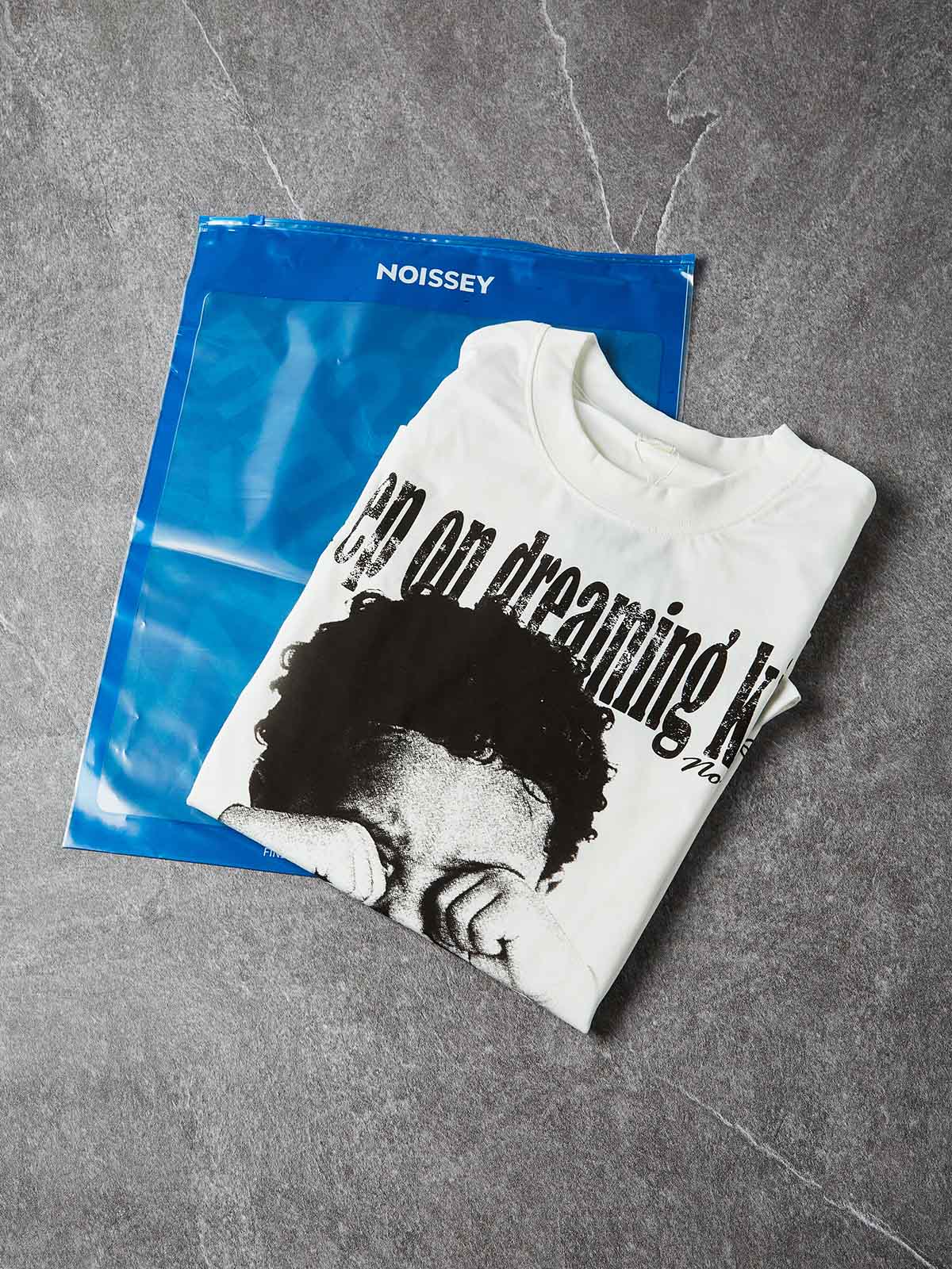 NOISSEY "Dreaming Kid" Vintage Graphic Art Heavyweight T-Shirt