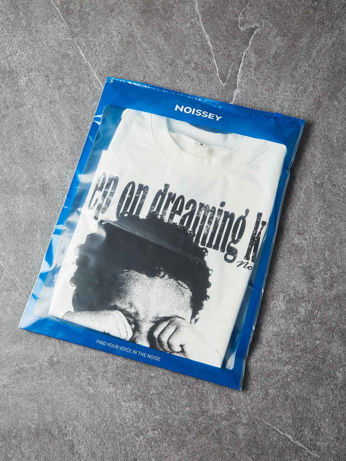 NOISSEY "Dreaming Kid" Vintage Graphic Art Heavyweight T-Shirt
