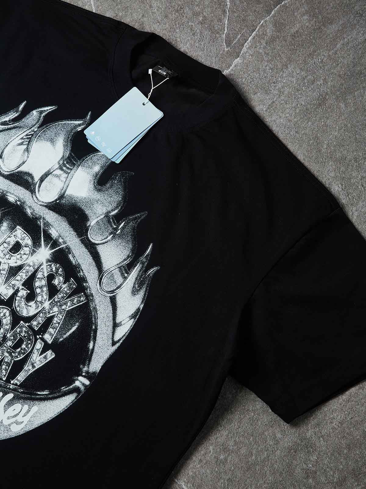 NOISSEY "METAL FLAME" NO RISK NO STORY GRAPHIC OVERSIZED TEE